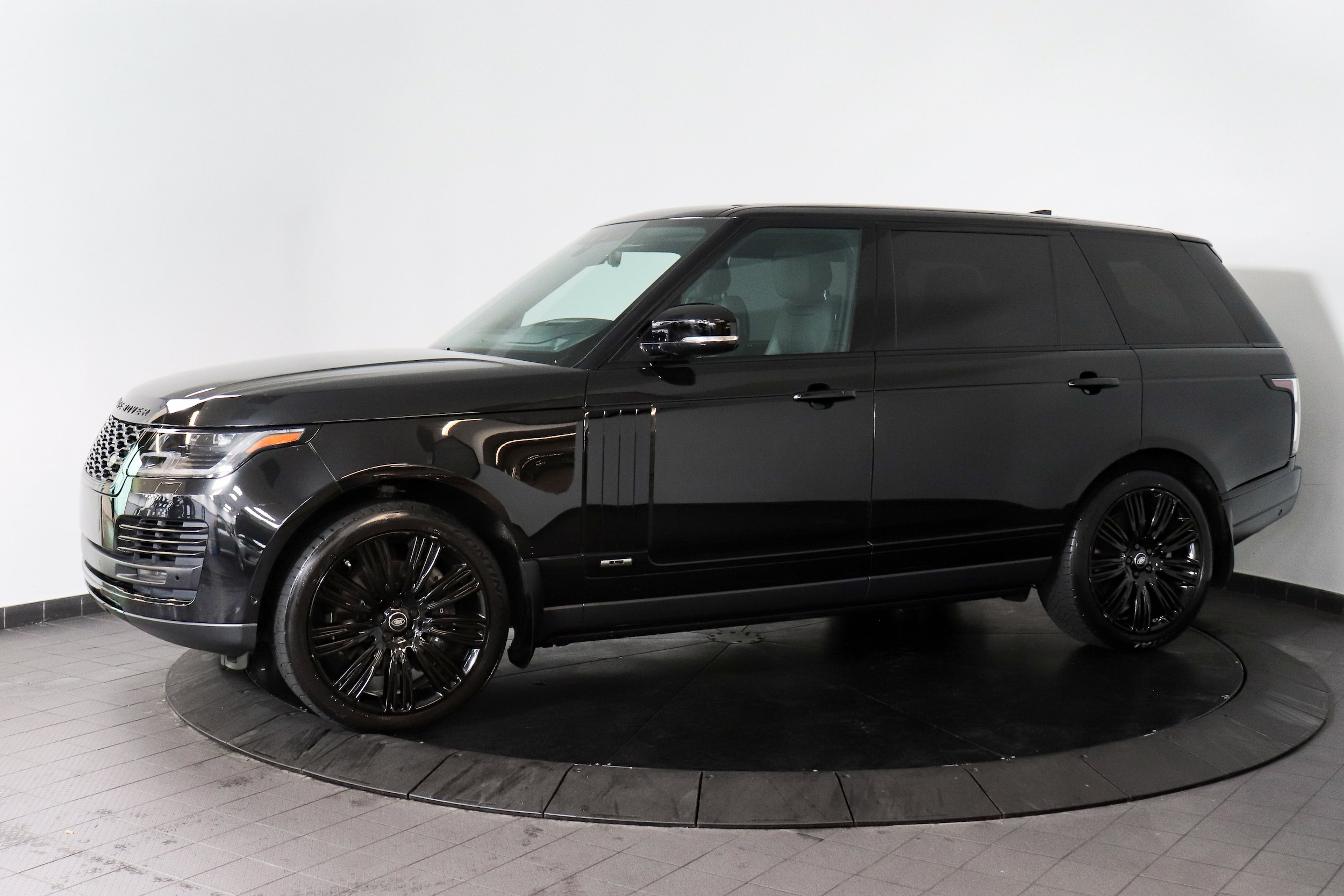 2020 Land Rover Range Rover 2