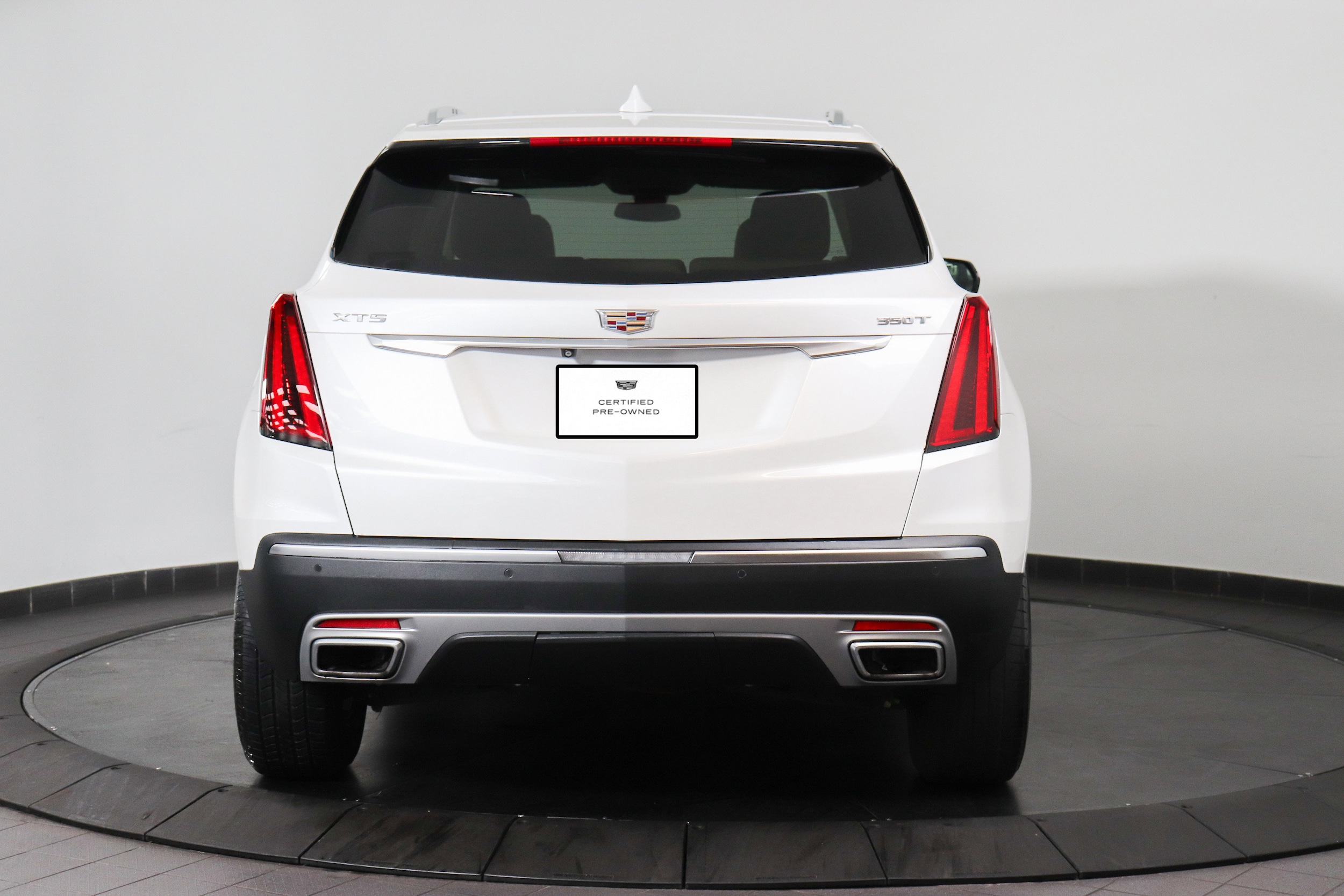 2022 Cadillac XT5 4