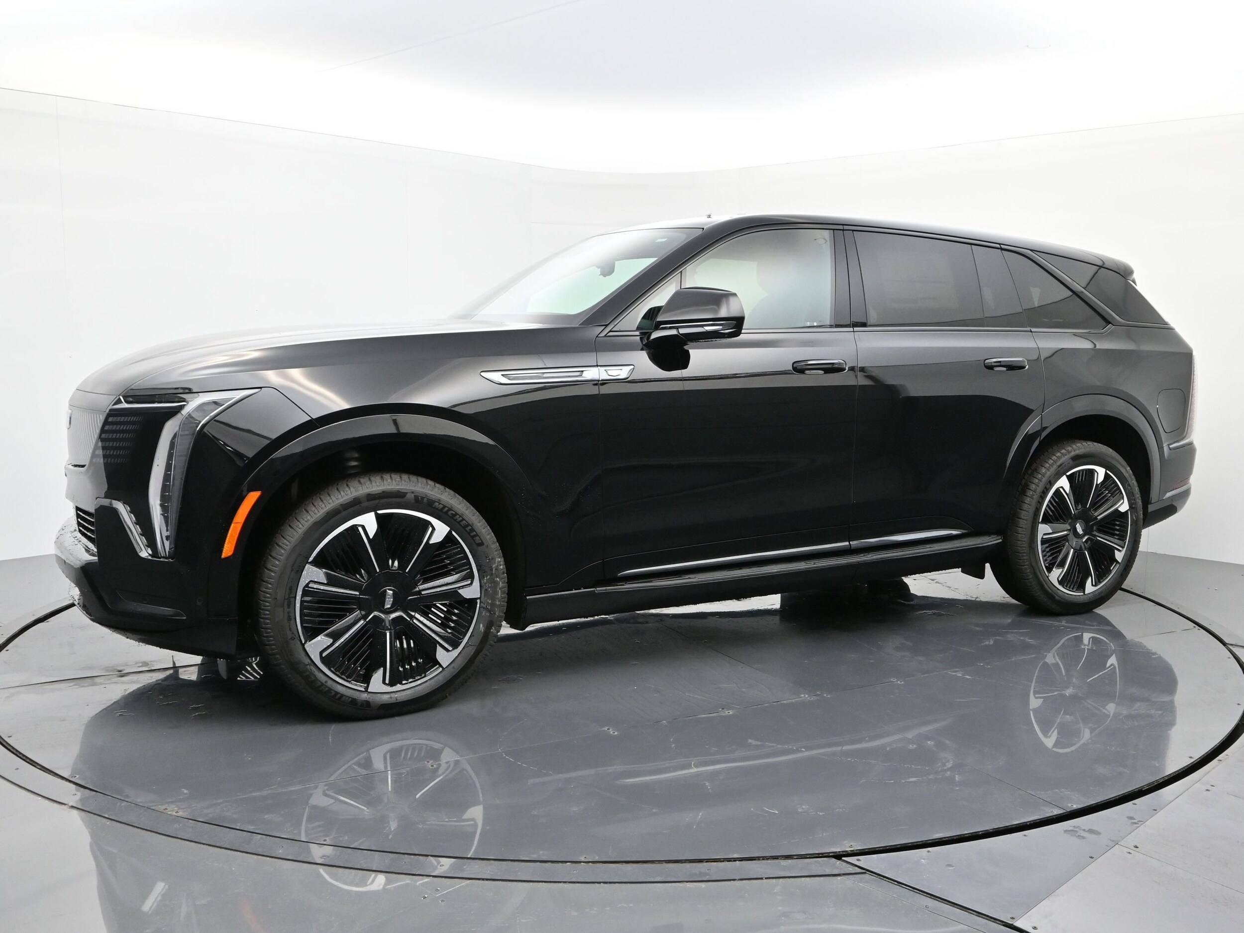 2025 Cadillac Escalade IQ Sport photo 2