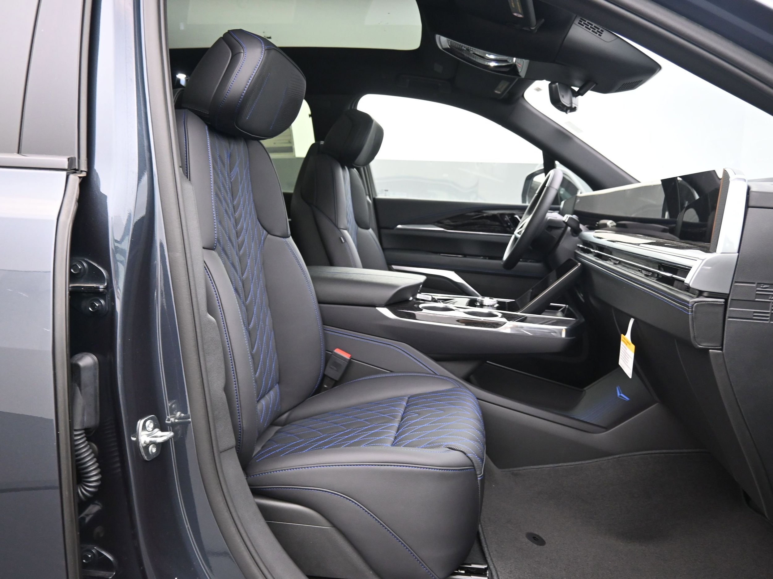 2026 Cadillac Escalade IQ Luxury - Photo 13