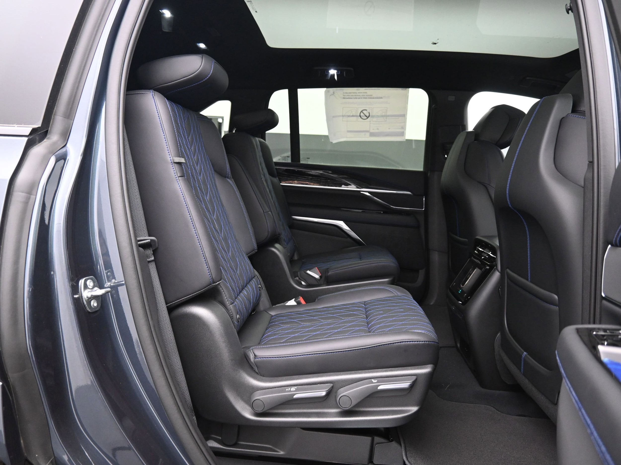 2026 Cadillac Escalade IQ Luxury - Photo 12
