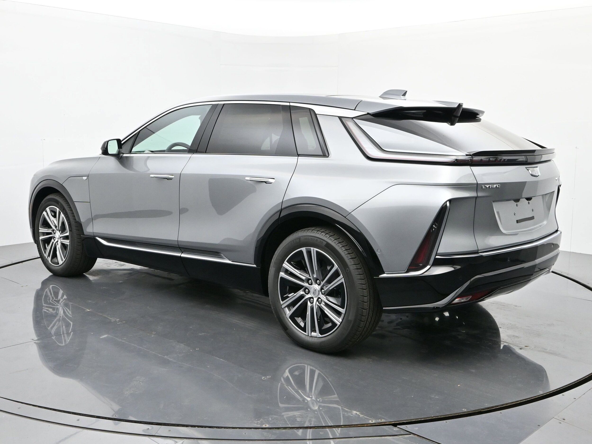 2025 Cadillac Lyriq Luxury photo 3