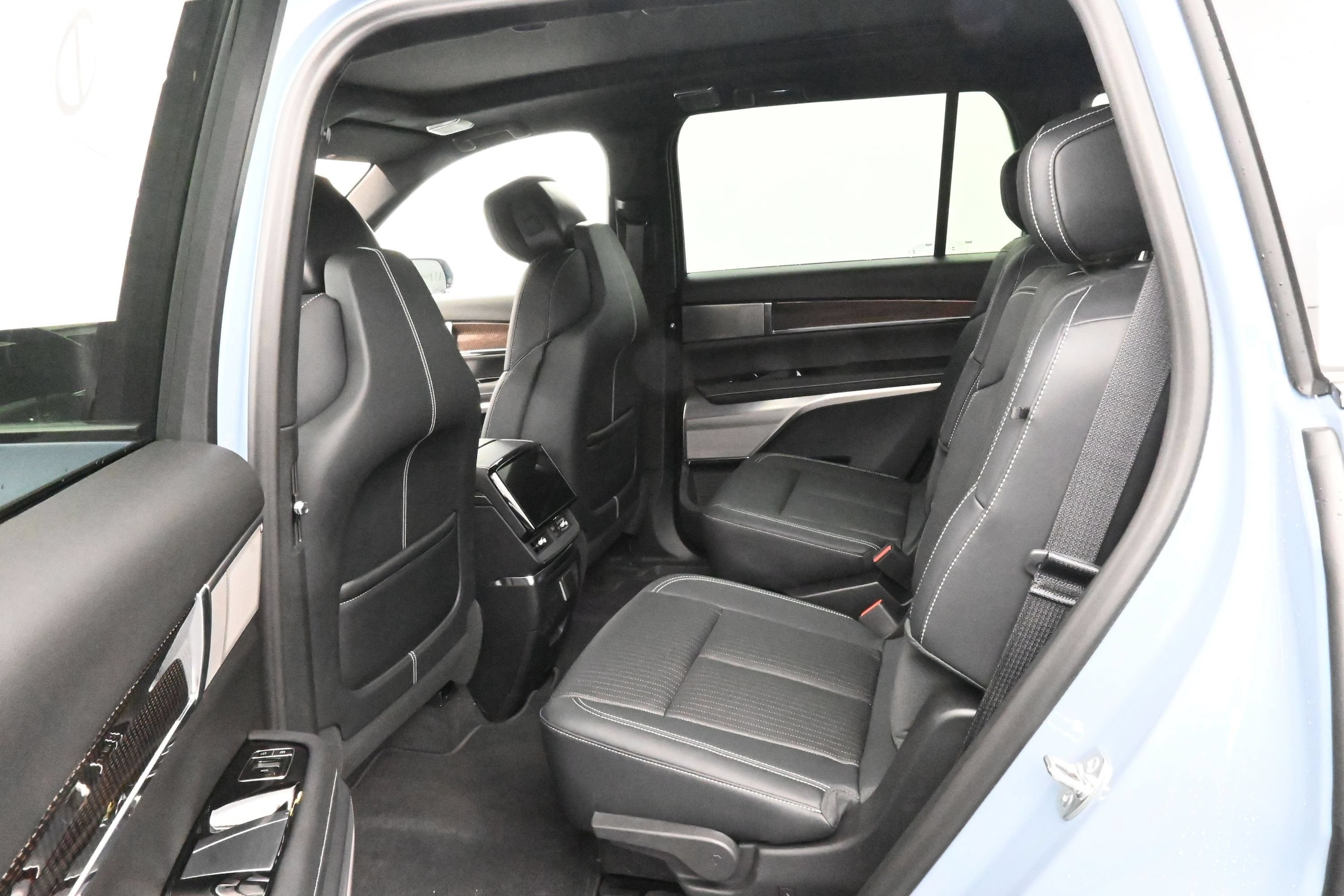 2027 Cadillac VISTIQ Luxury - Photo 10