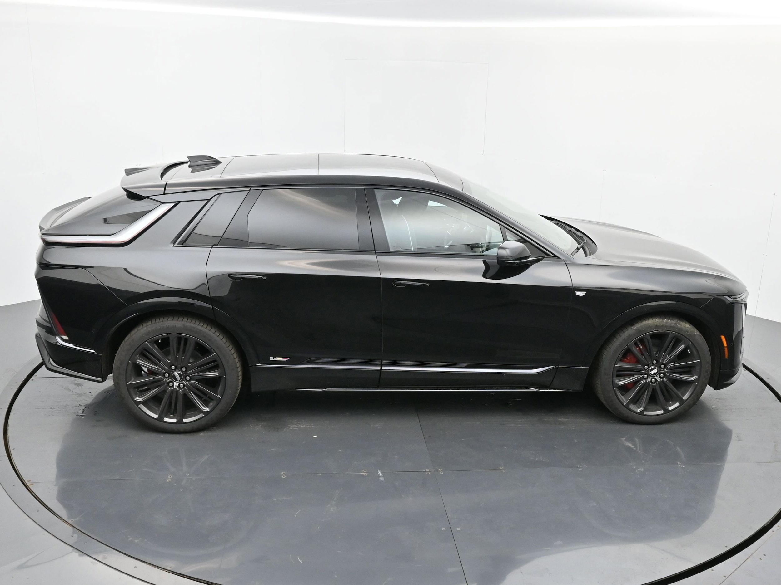 2026 Cadillac LYRIQ V Premium - Photo 28