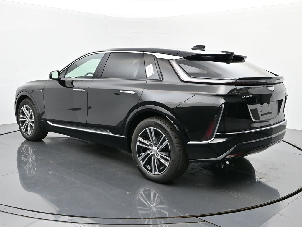 New 2026 CADILLAC LYRIQ Luxury SUV