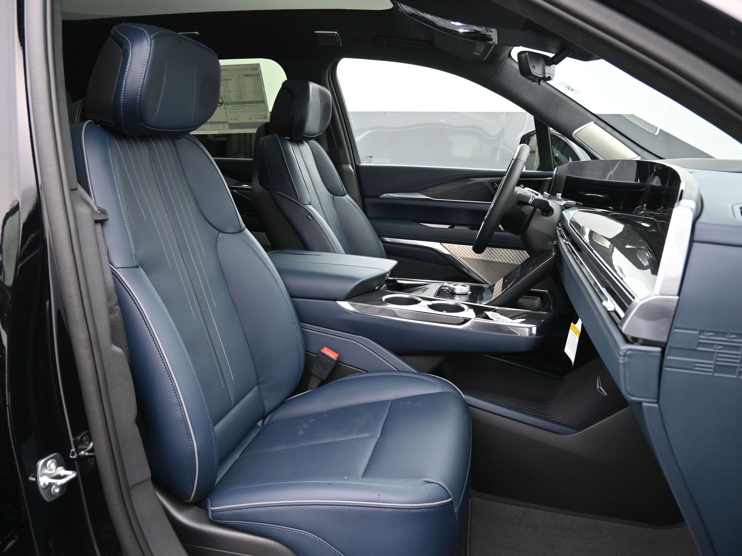 2025 Cadillac Escalade IQ Luxury 2 - Photo 13