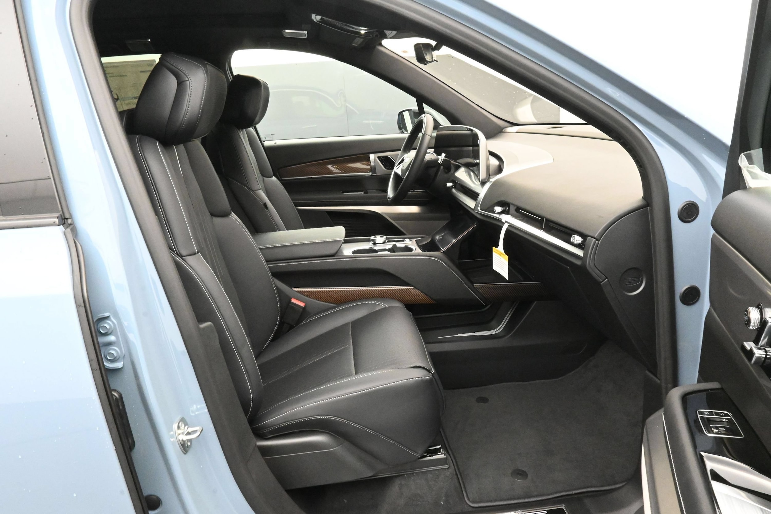2027 Cadillac VISTIQ Luxury - Photo 12