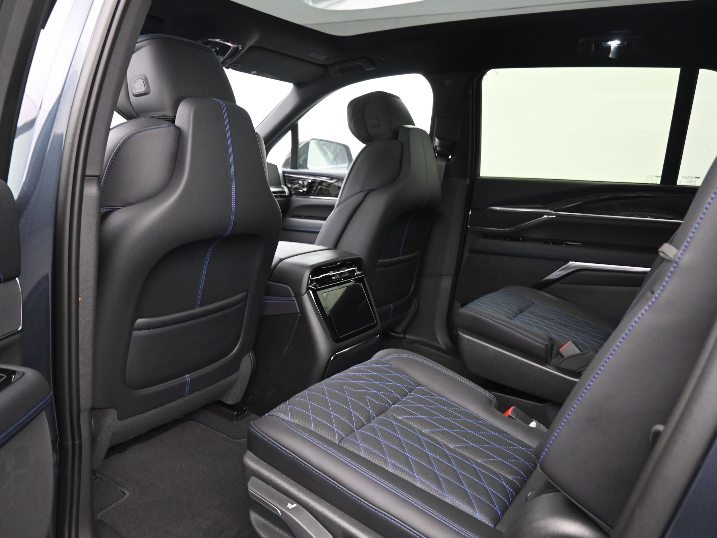 2026 Cadillac Escalade IQ Luxury - Photo 10