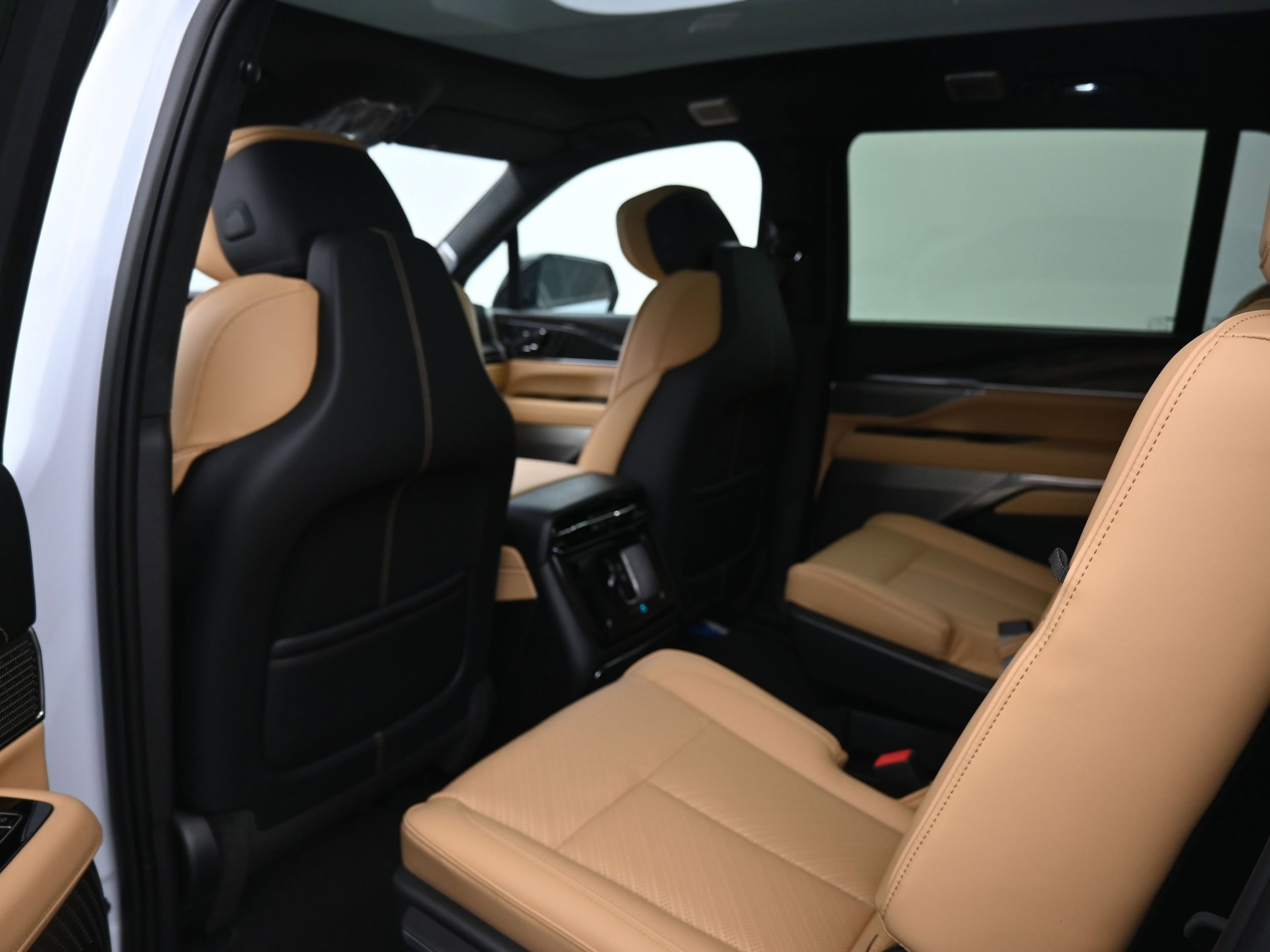2026 Cadillac Escalade IQ Premium Luxury - Photo 10