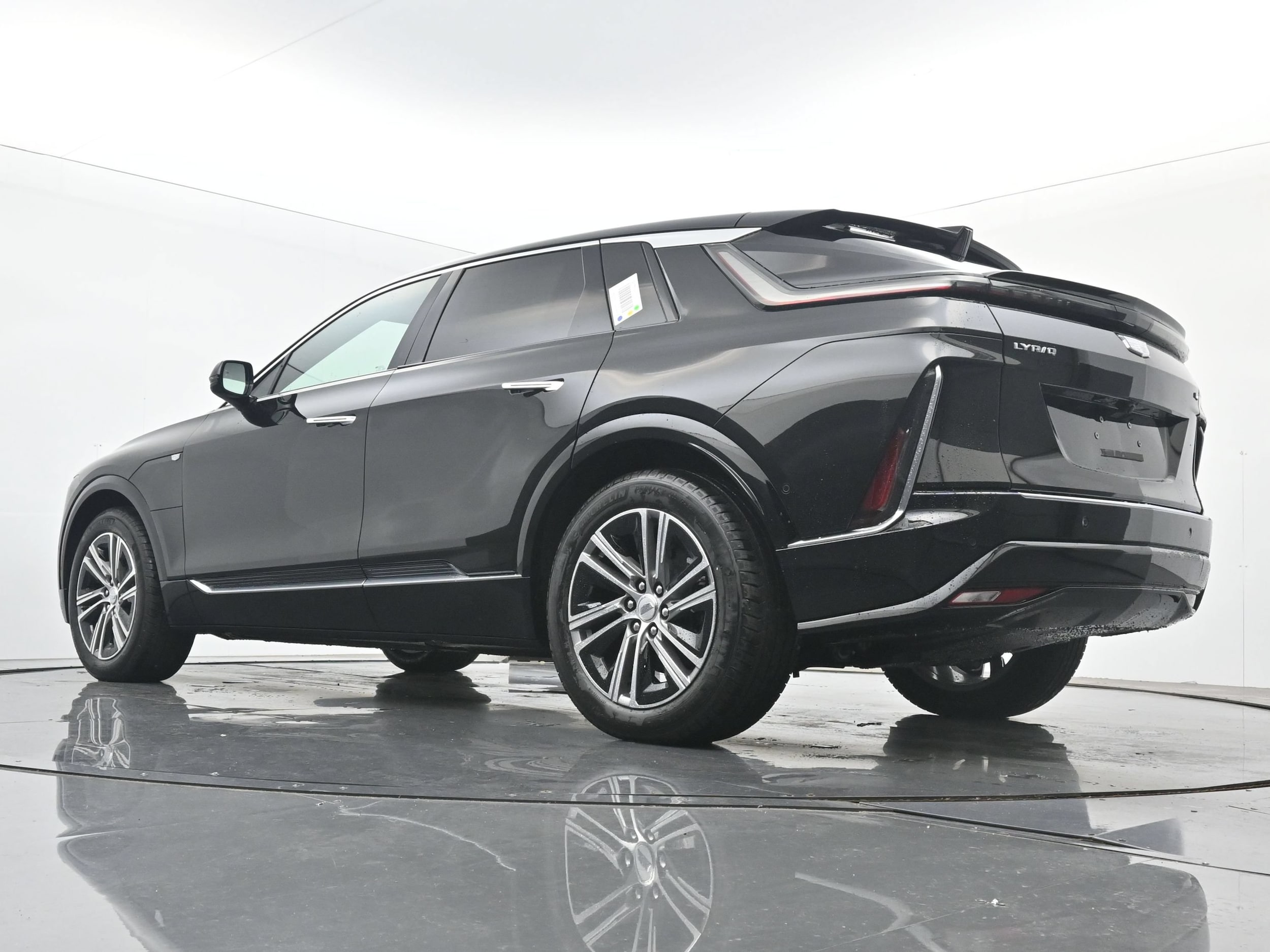 2027 Cadillac LYRIQ Luxury - Photo 17