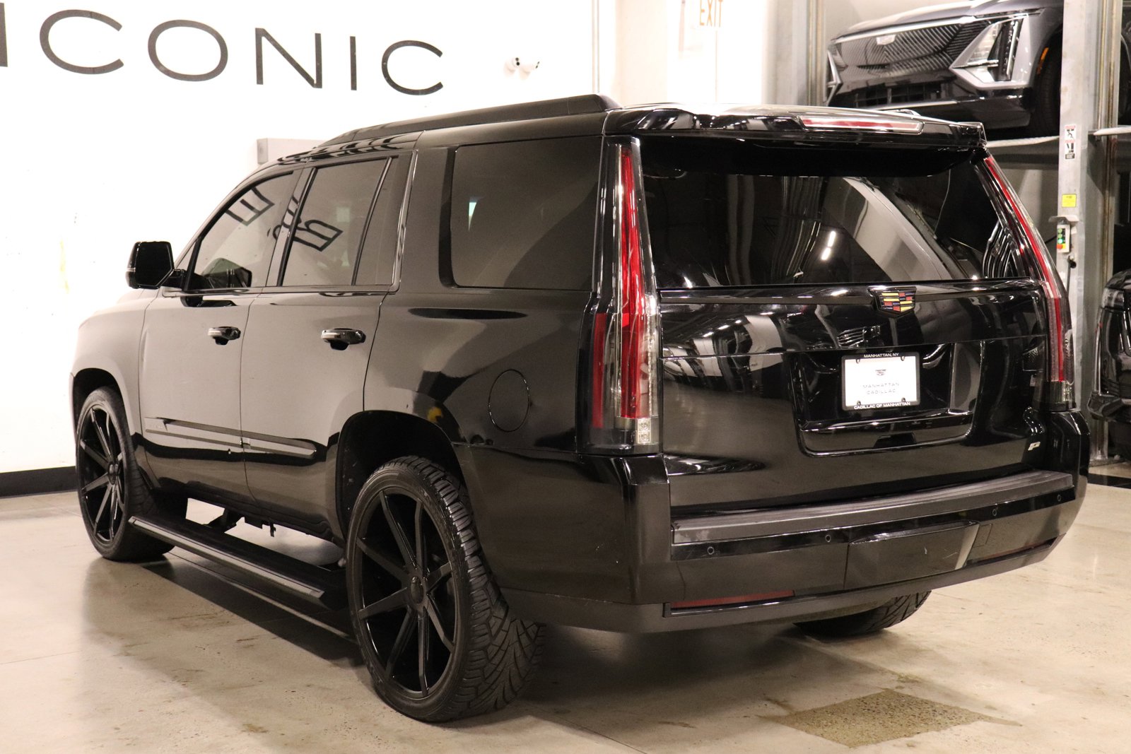 2015 Cadillac Escalade Platinum photo 3