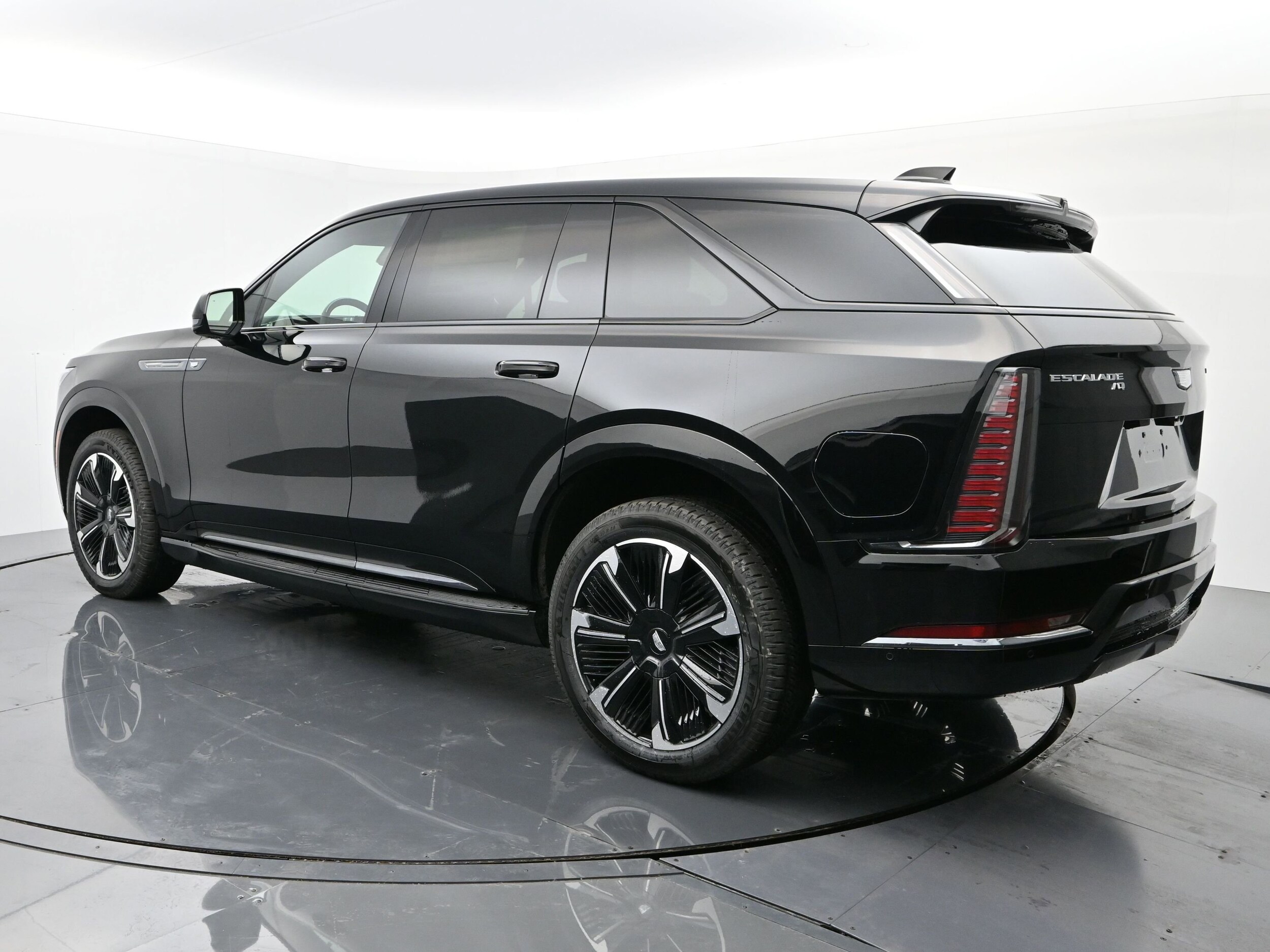 2025 Cadillac Escalade IQ Sport photo 3