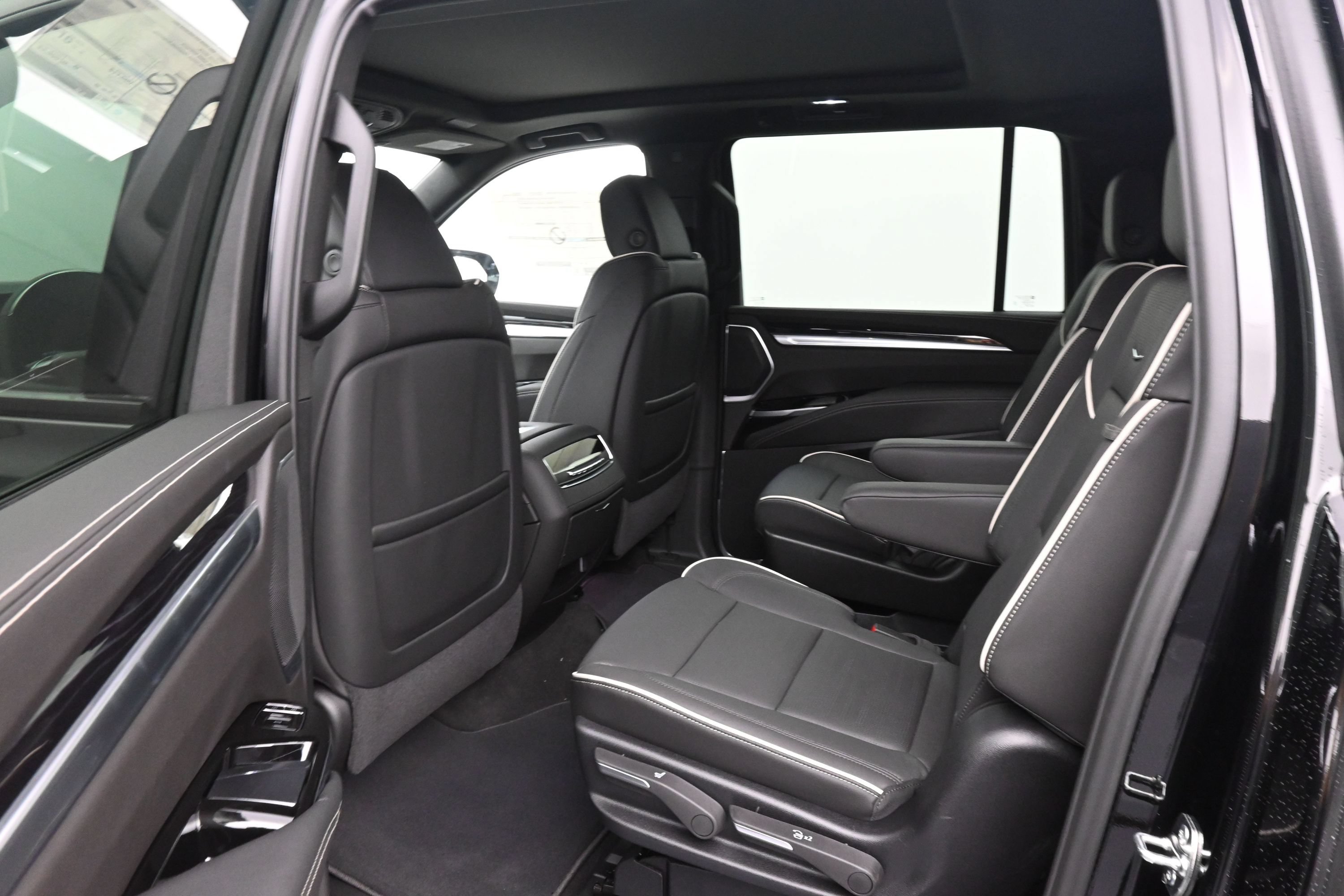 2026 Cadillac Escalade ESV Sport - Photo 10