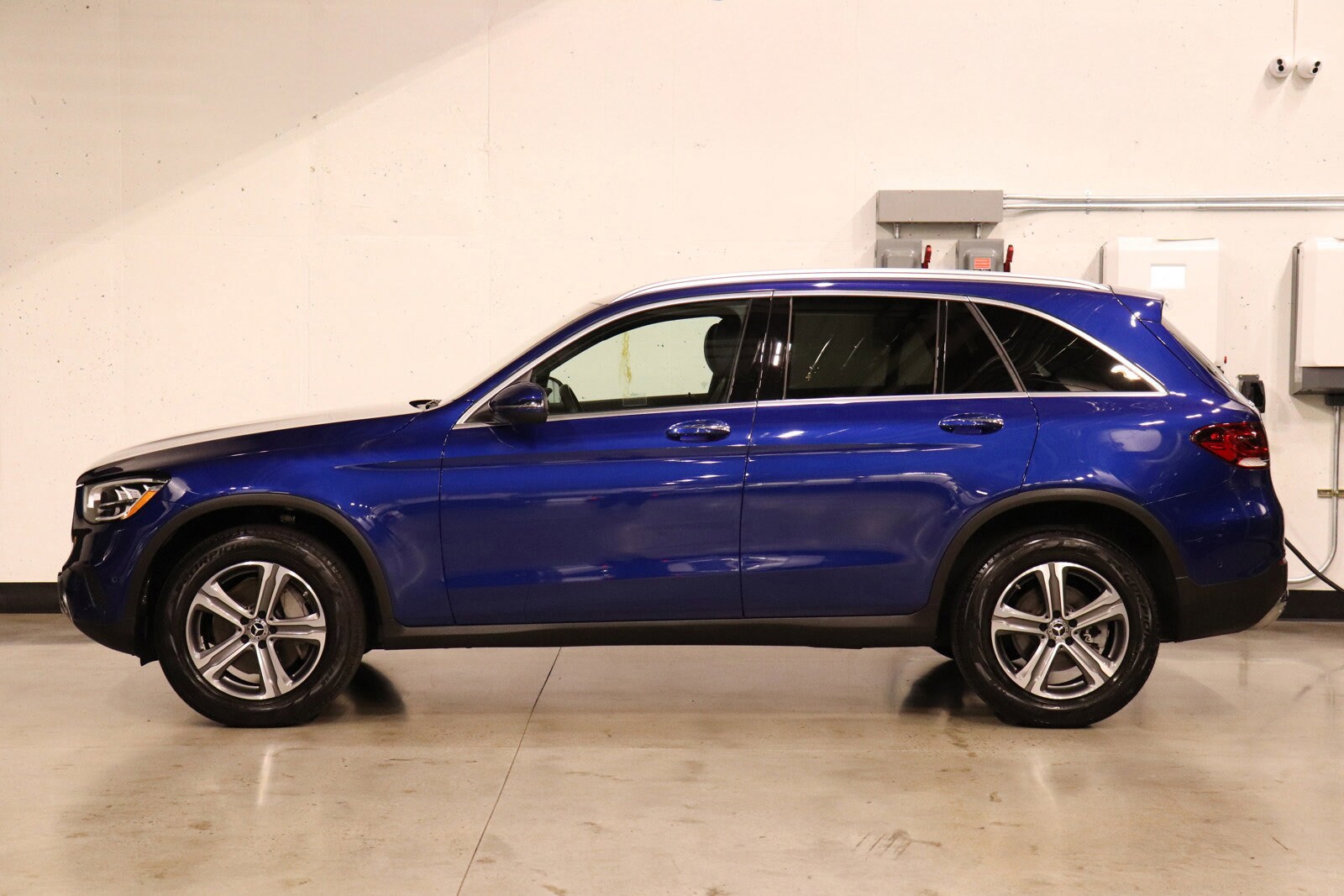 2020 Mercedes Benz GLC 300 photo 2