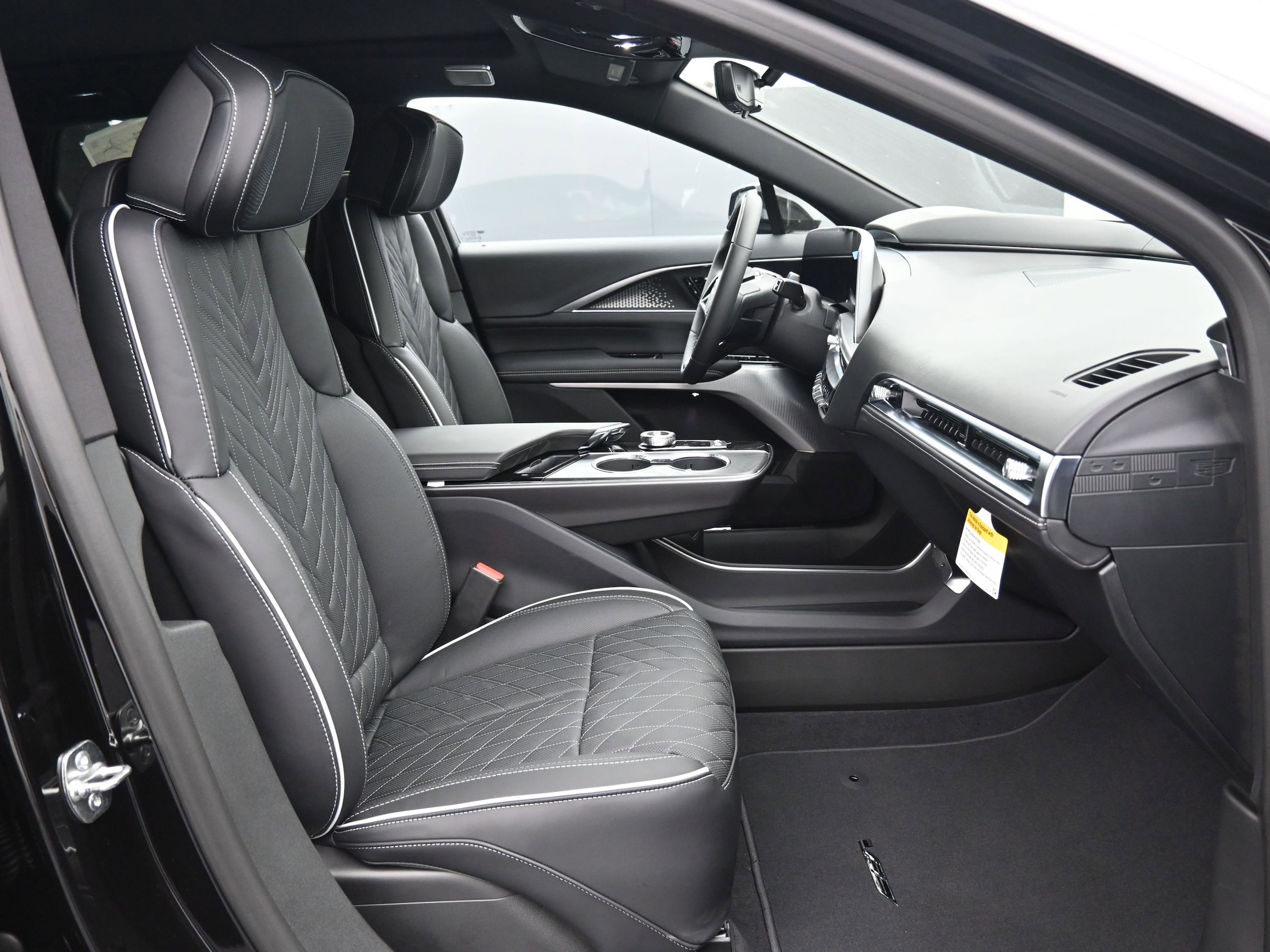 2026 Cadillac LYRIQ V Premium - Photo 13