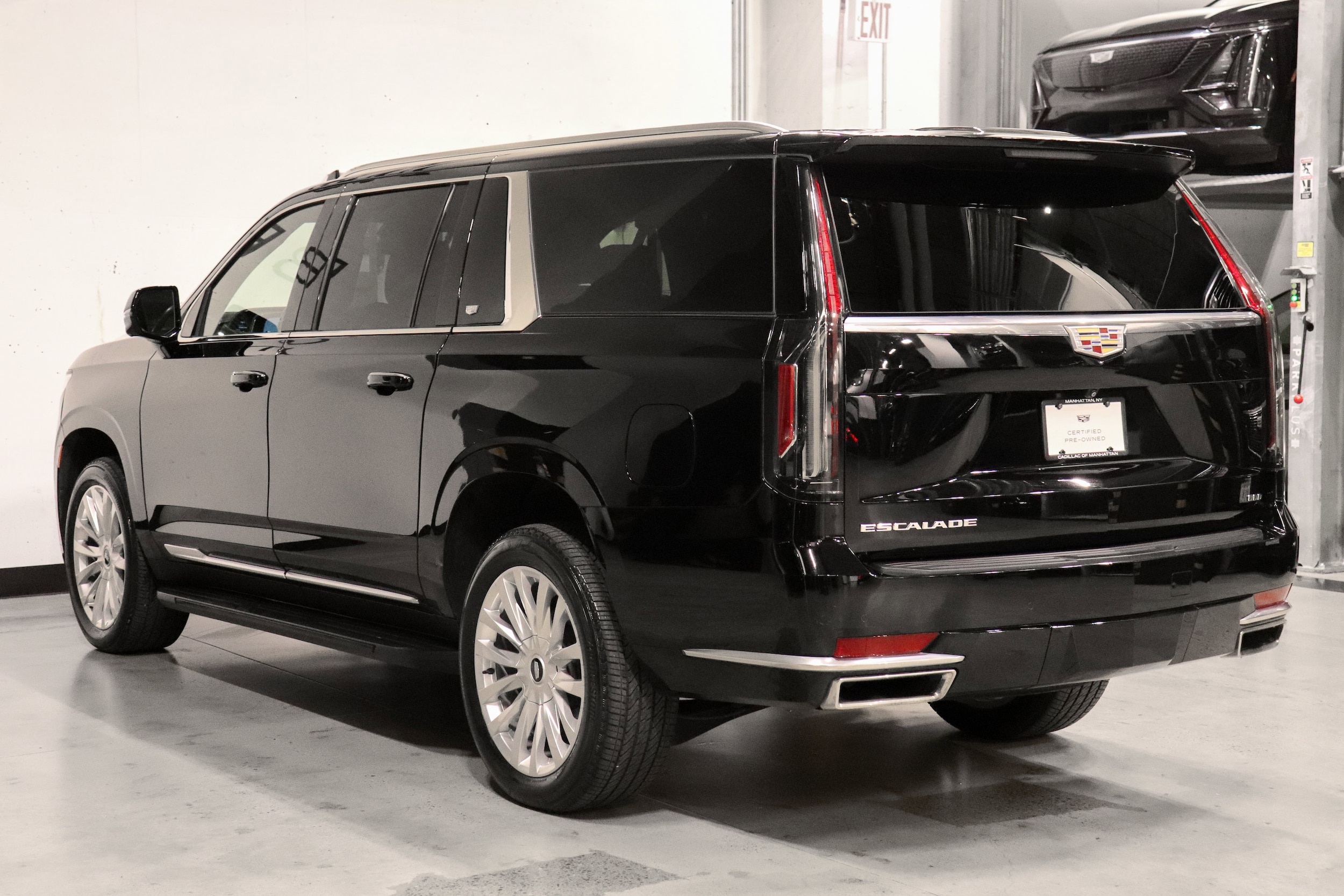 2022 Cadillac Escalade ESV 3