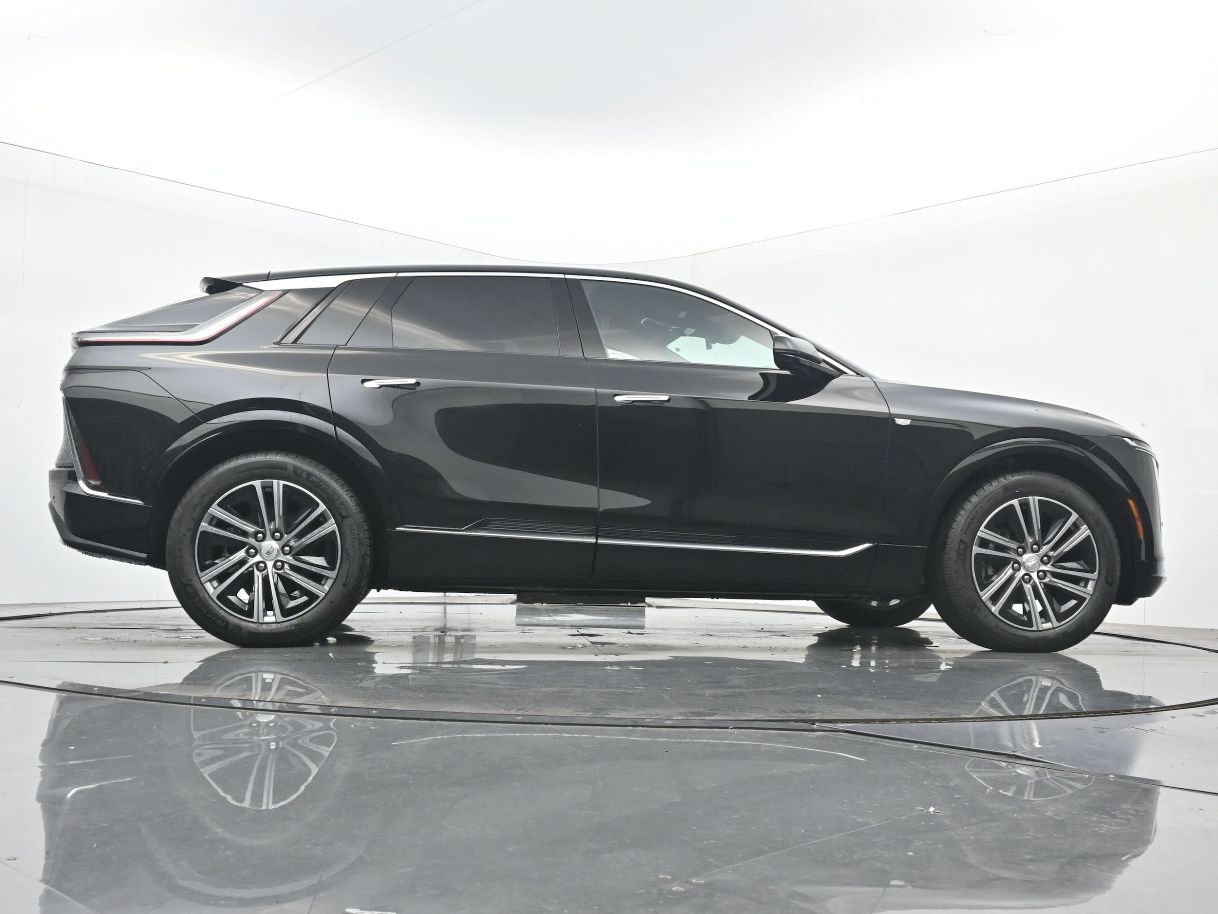 2027 Cadillac LYRIQ Luxury - Photo 20