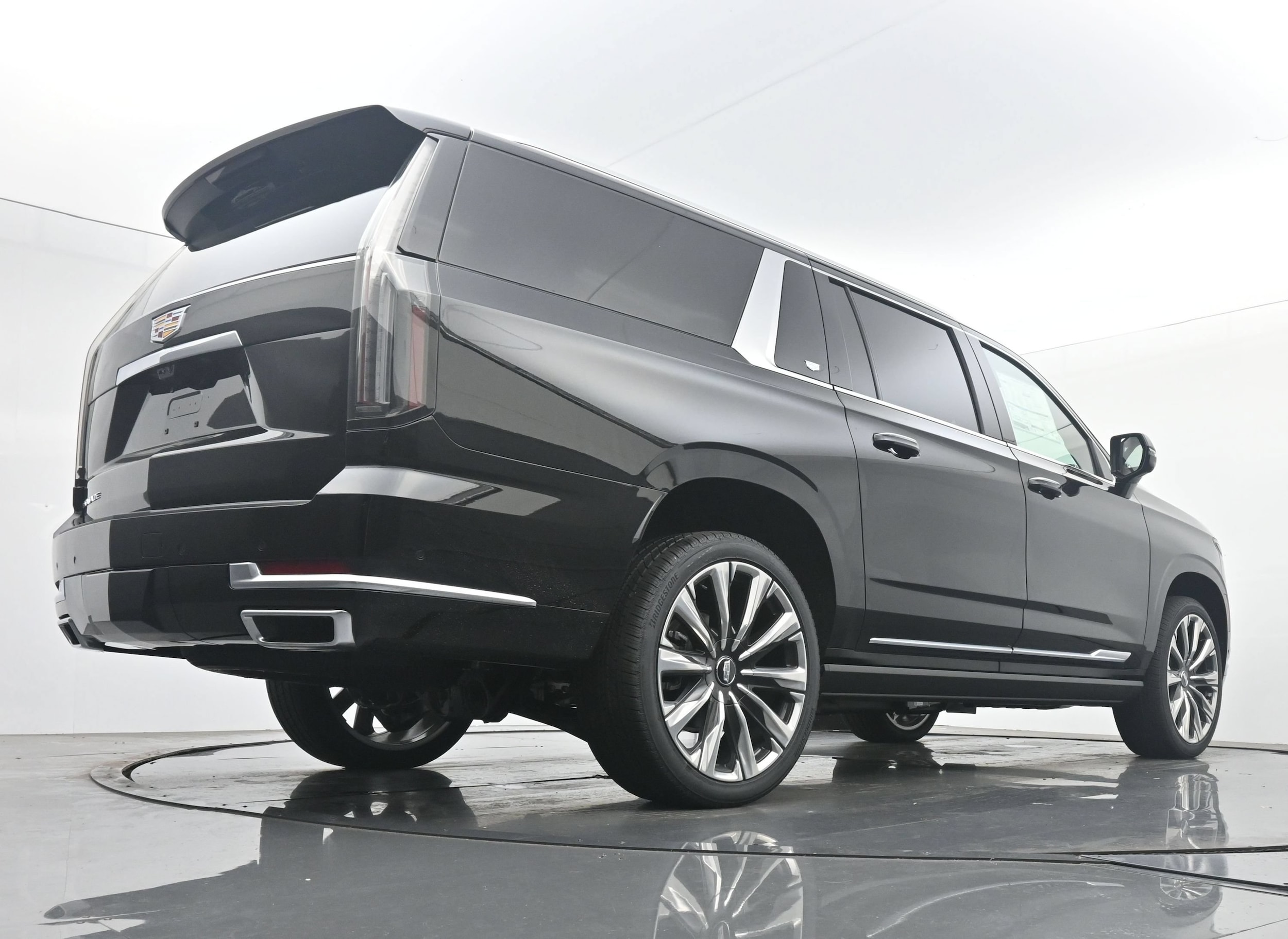 2027 Cadillac Escalade ESV Luxury - Photo 19