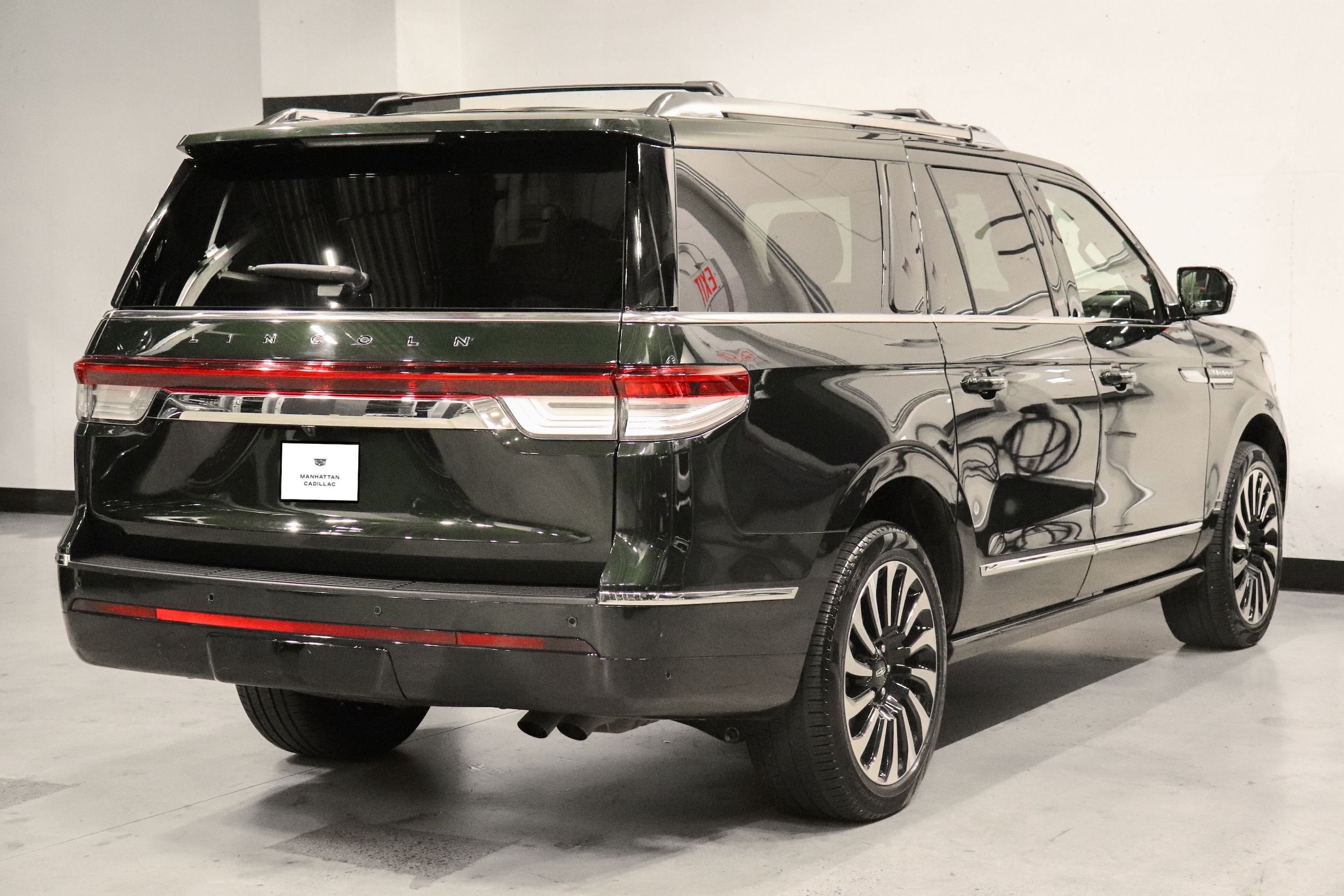 2023 Lincoln Navigator 5