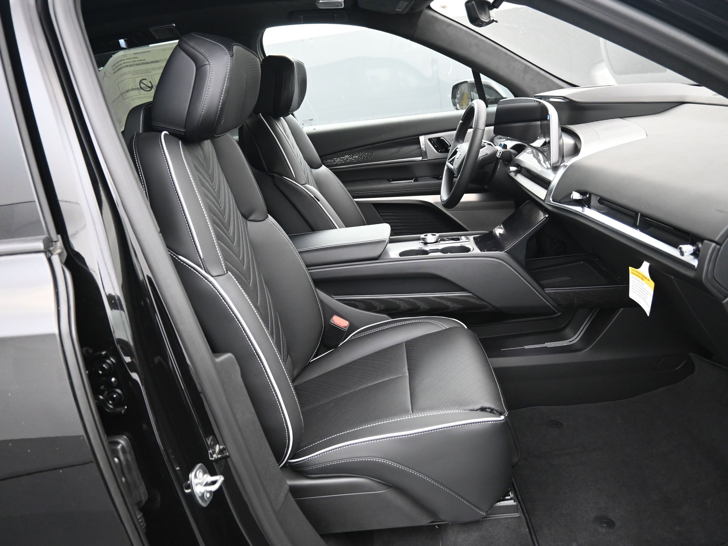 2026 Cadillac VISTIQ Platinum Sport - Photo 13