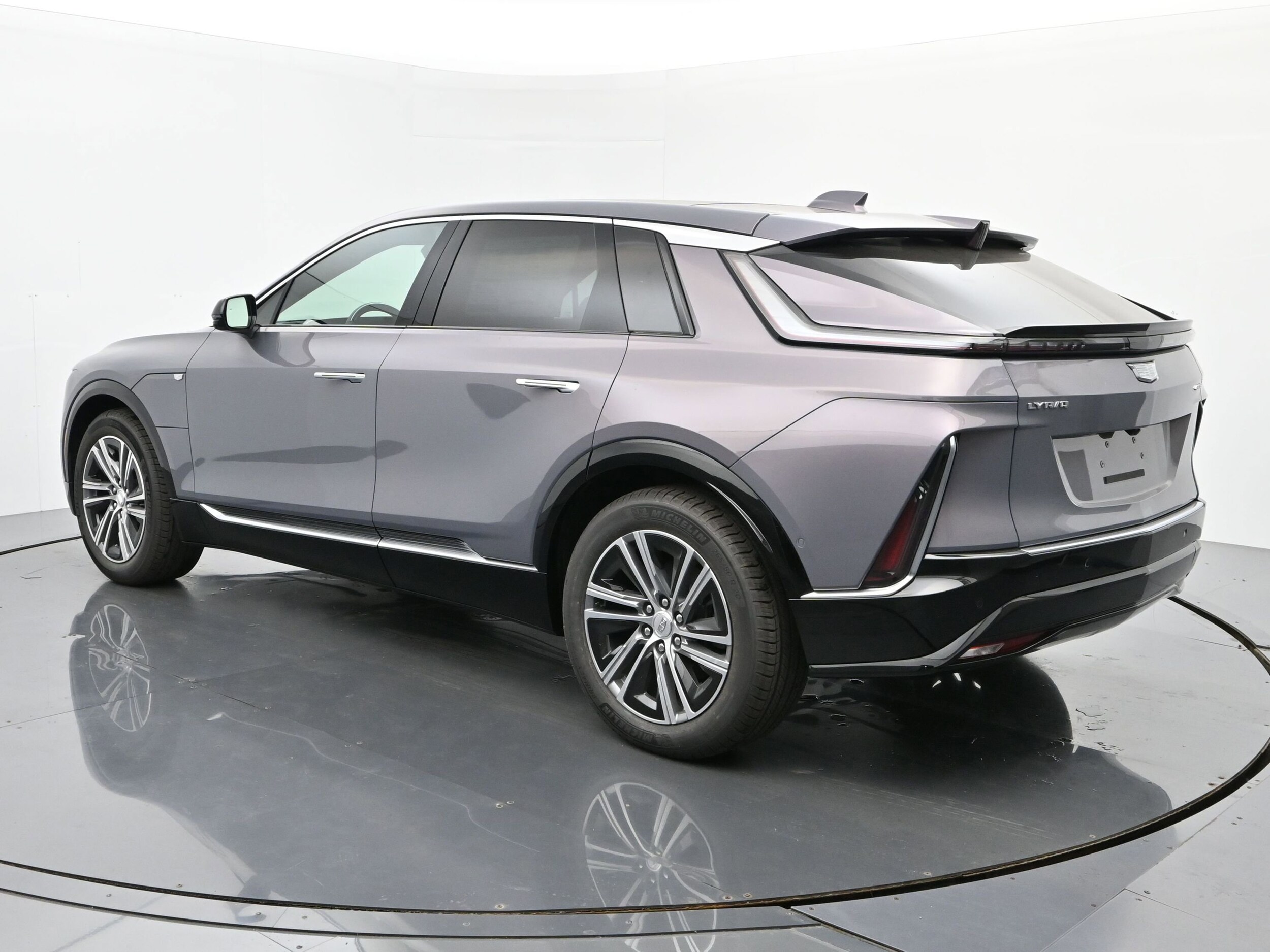 2026 Cadillac Lyriq Luxury photo 2