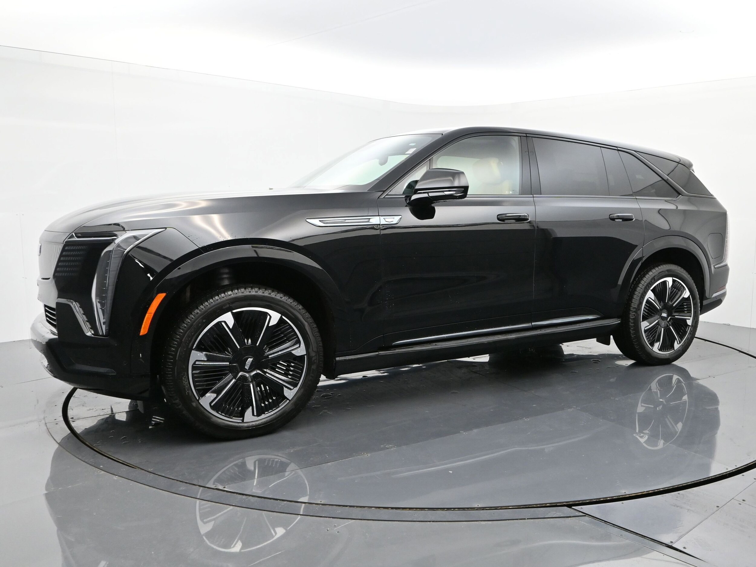 2025 Cadillac Escalade IQ Sport photo 2