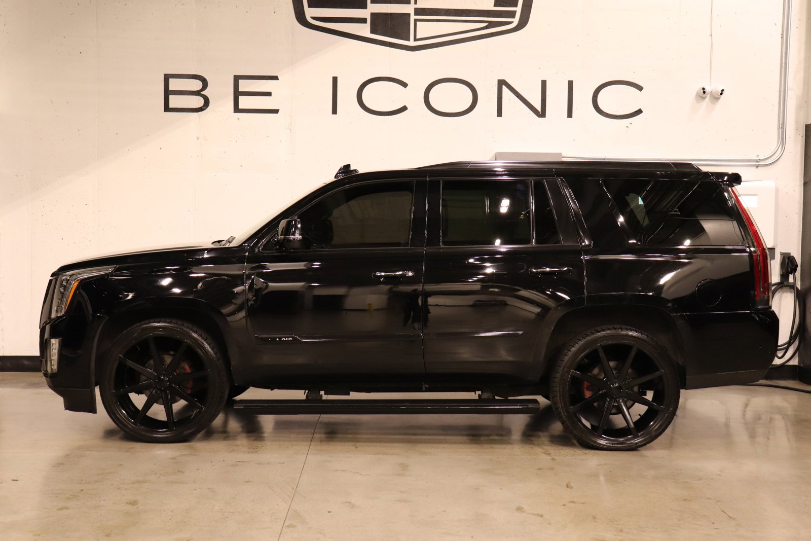 2015 Cadillac Escalade Platinum photo 2