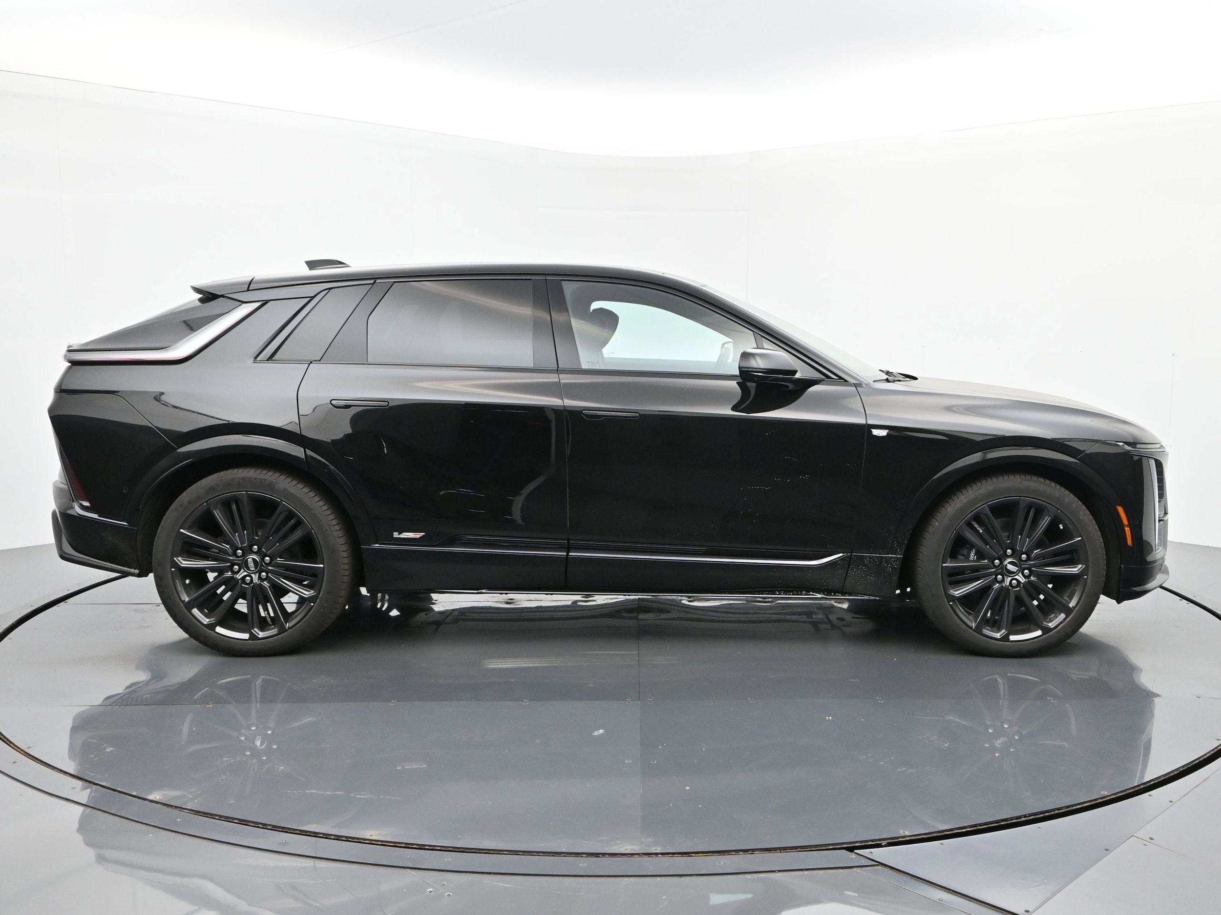 2026 Cadillac LYRIQ V Premium - Photo 6