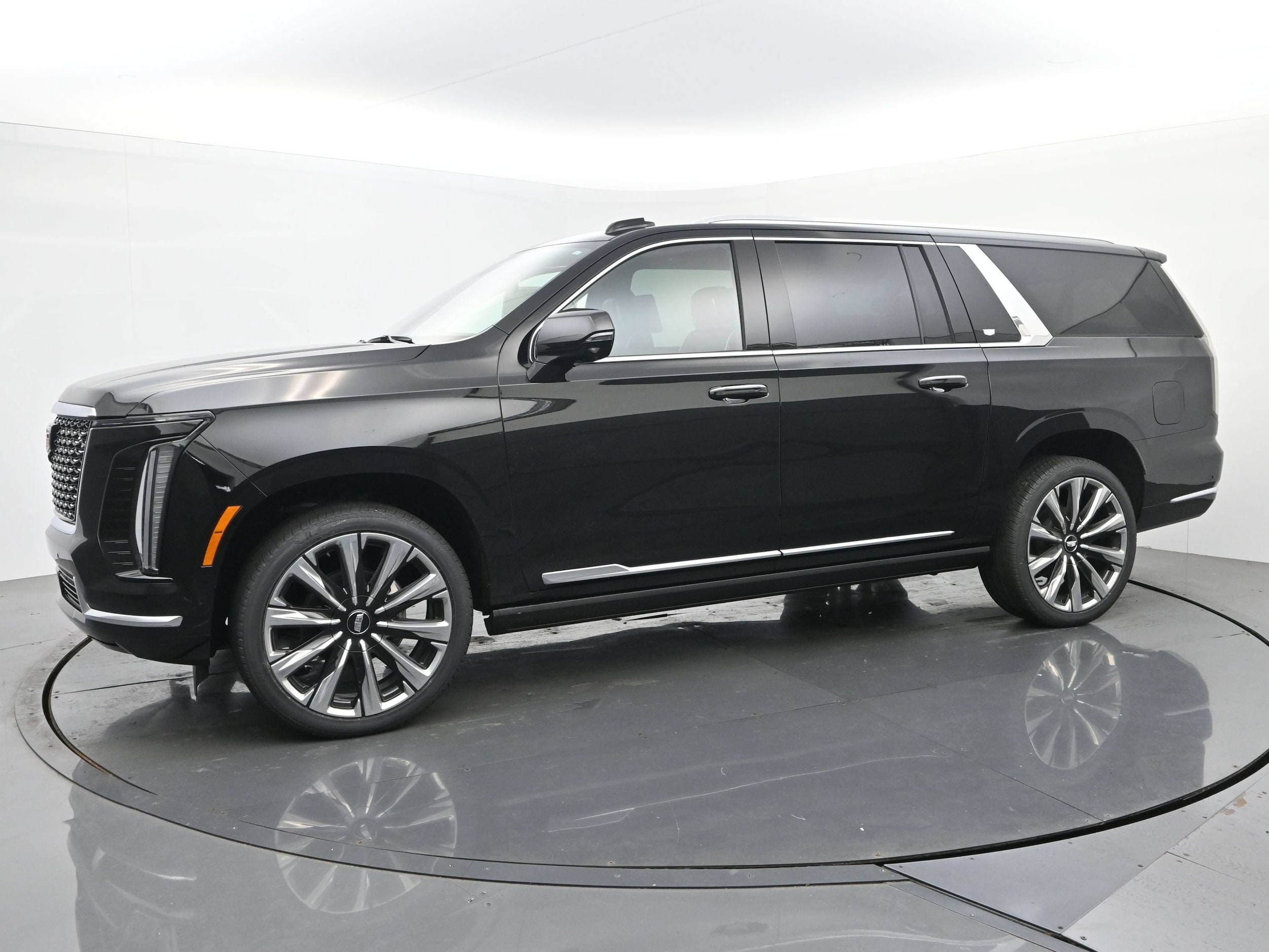 2027 Cadillac Escalade ESV Luxury - Photo 2