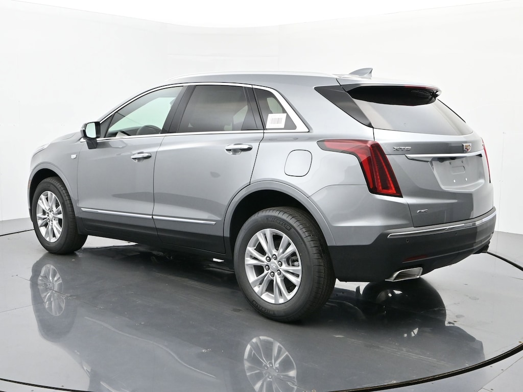 New 2025 CADILLAC XT5 Luxury SUV