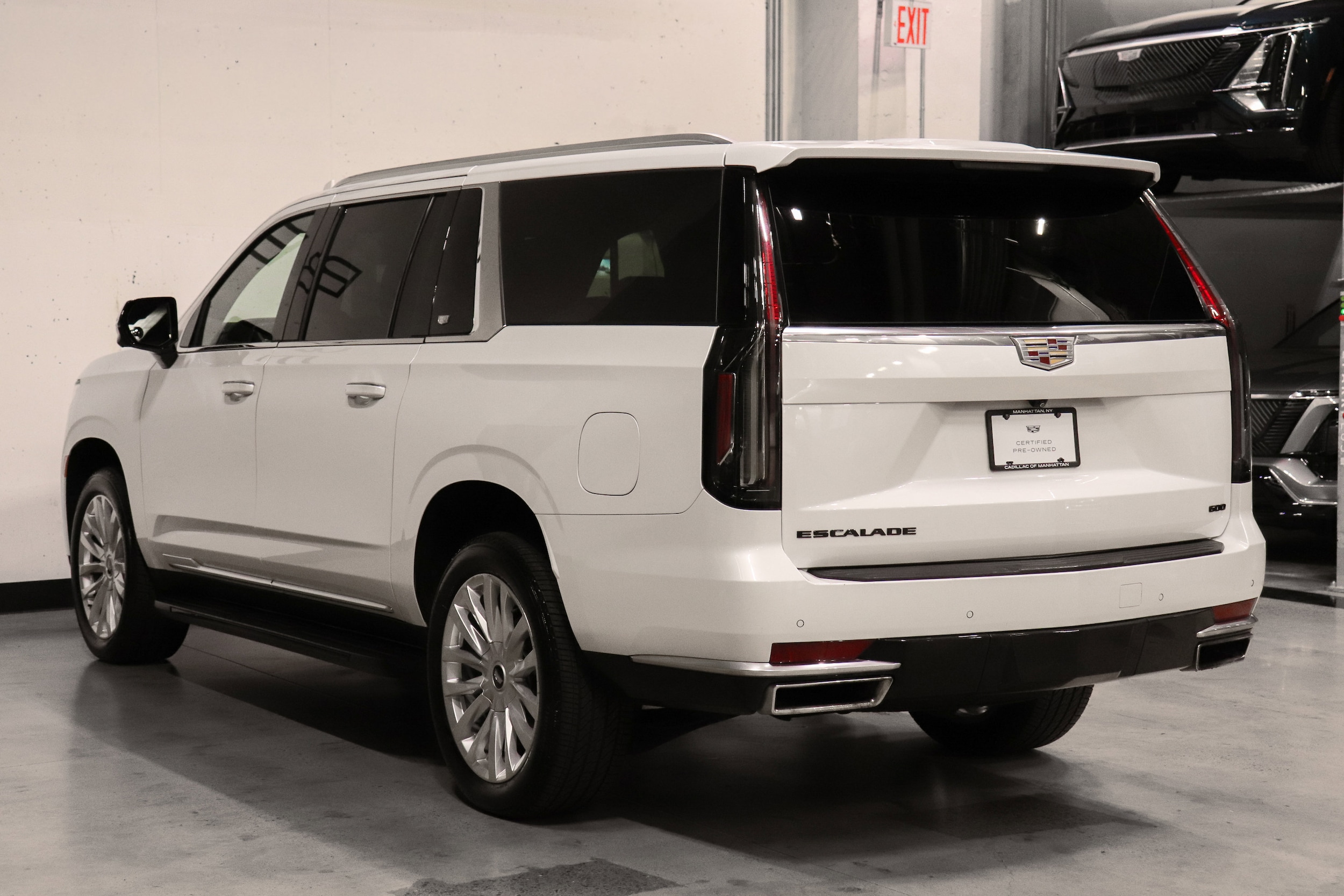 2022 Cadillac Escalade ESV 3