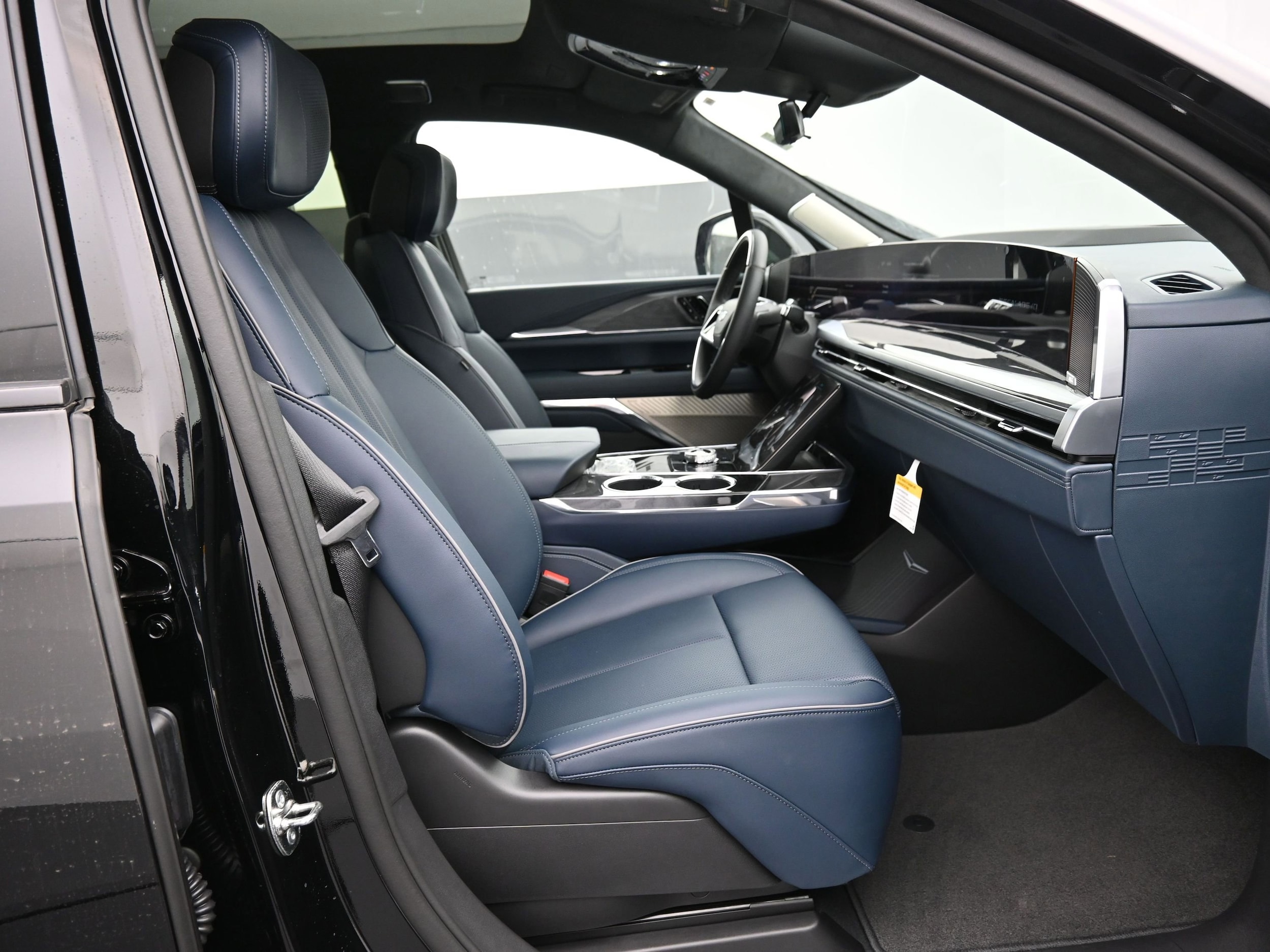 2025 Cadillac Escalade IQ Luxury 2 - Photo 13