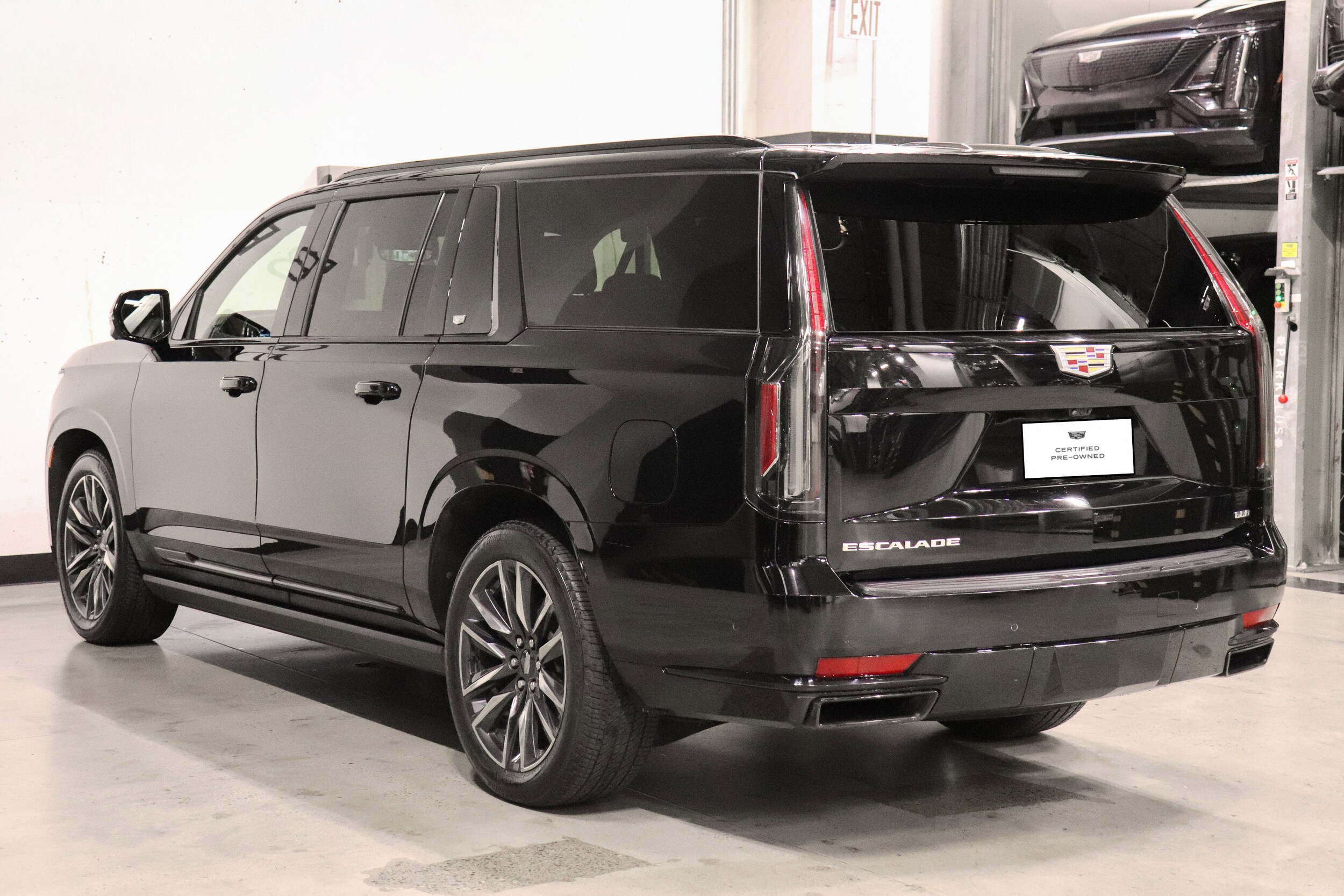 2023 Cadillac Escalade ESV 3