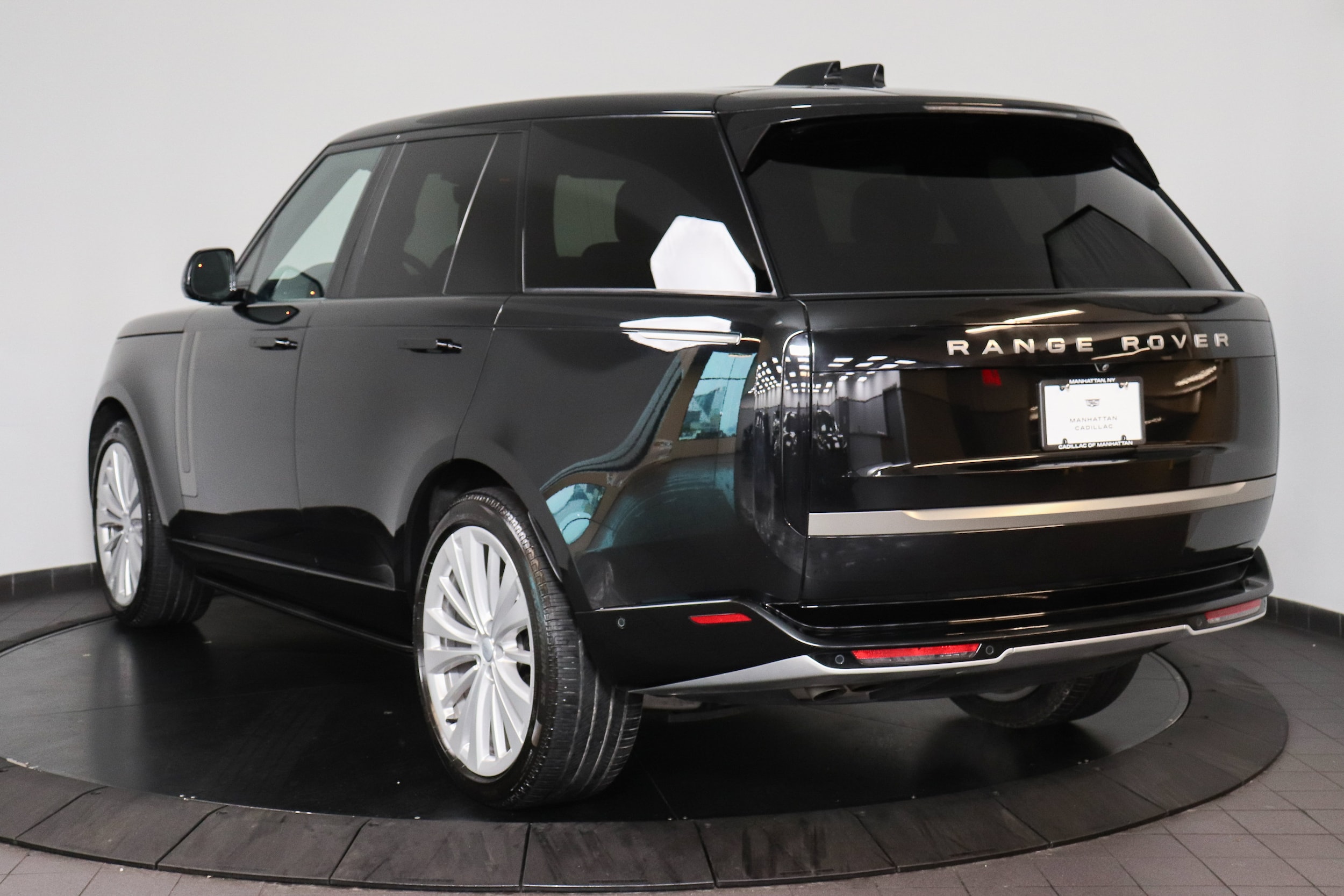 2025 Land Rover Range Rover 4