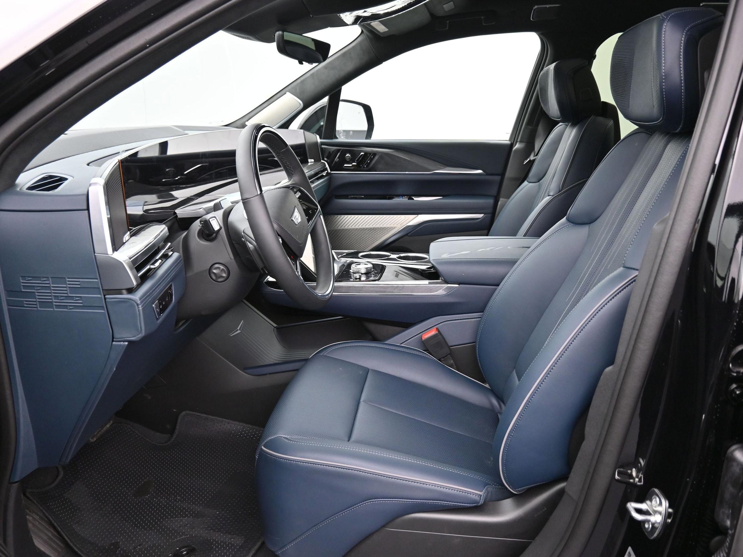 2025 Cadillac Escalade IQ Luxury 2 - Photo 11