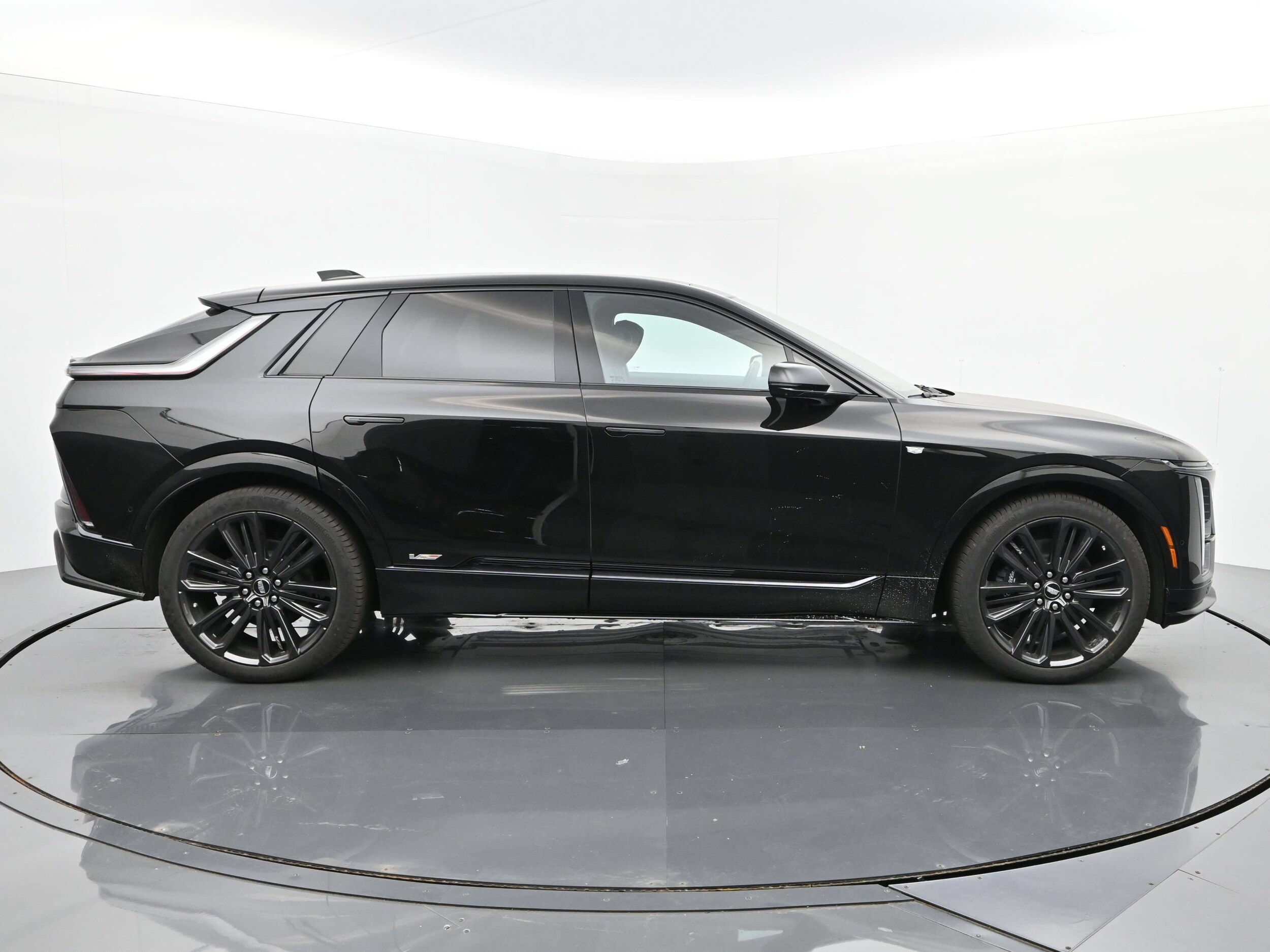 2026 Cadillac LYRIQ V Premium - Photo 6