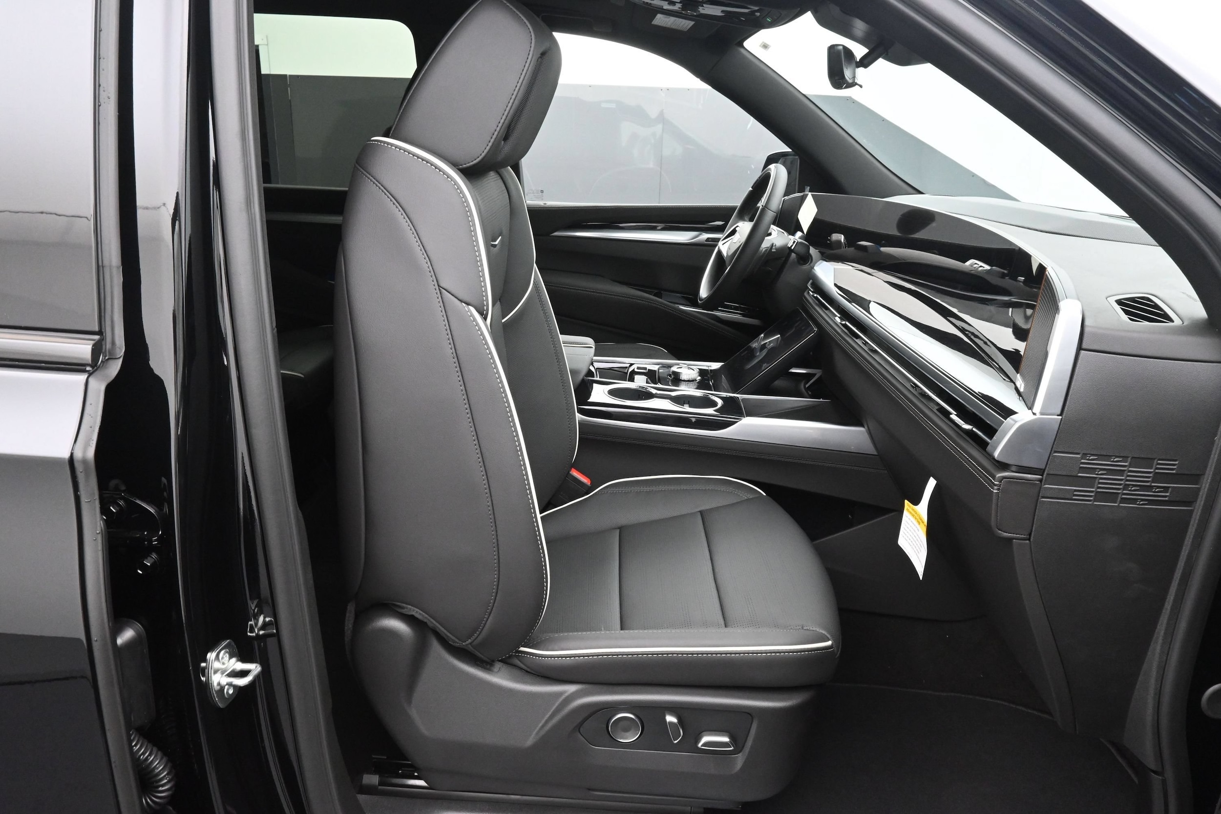 2026 Cadillac Escalade ESV Sport - Photo 13