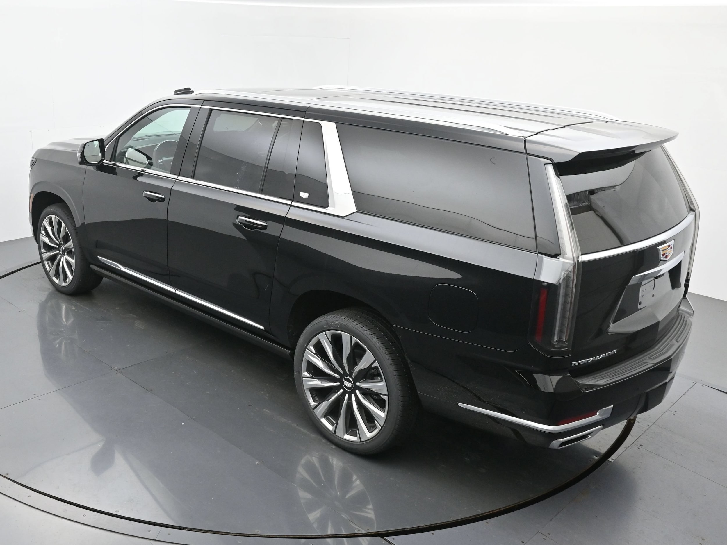 2027 Cadillac Escalade ESV Luxury - Photo 25