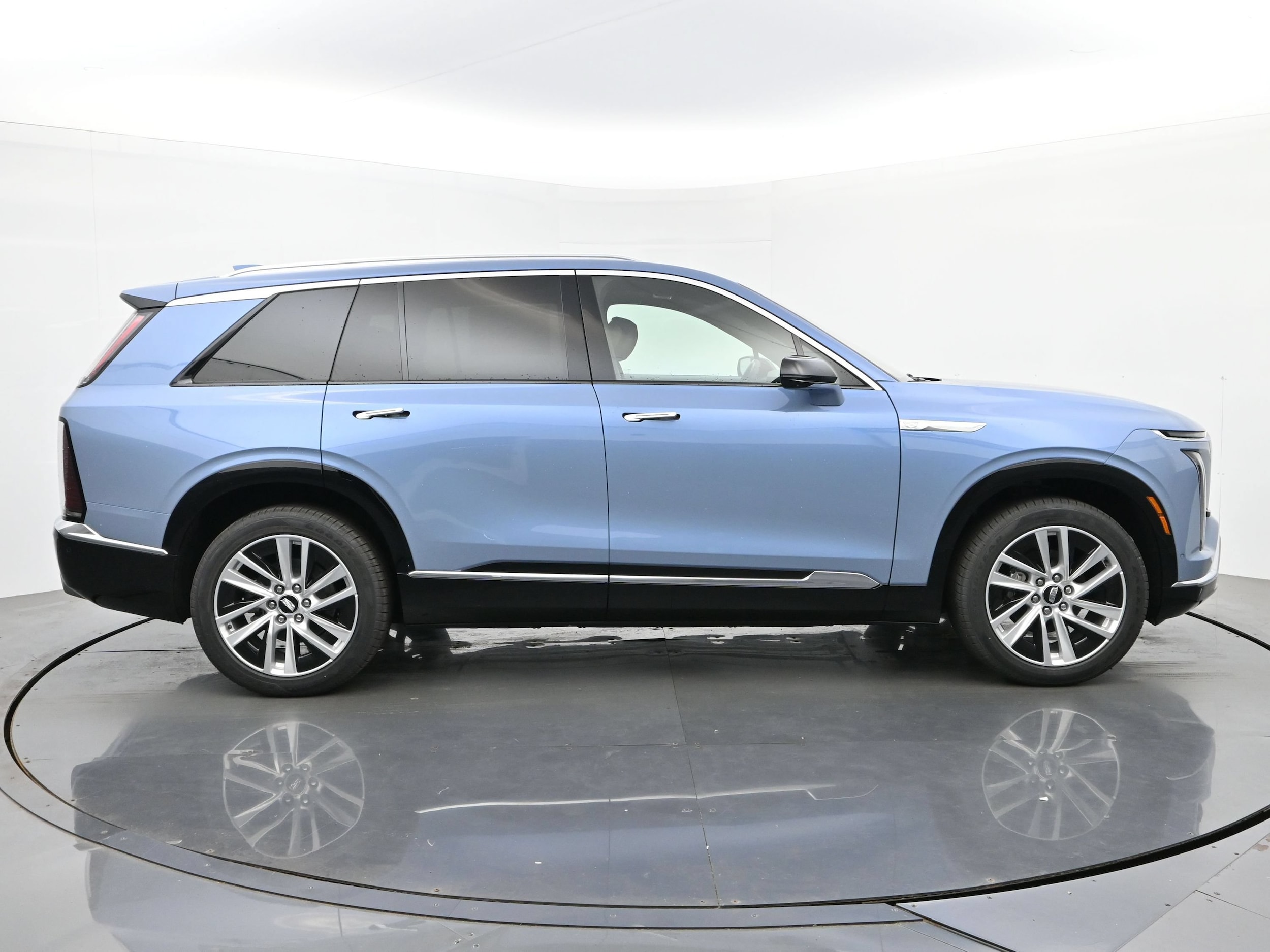 2027 Cadillac VISTIQ Luxury - Photo 6
