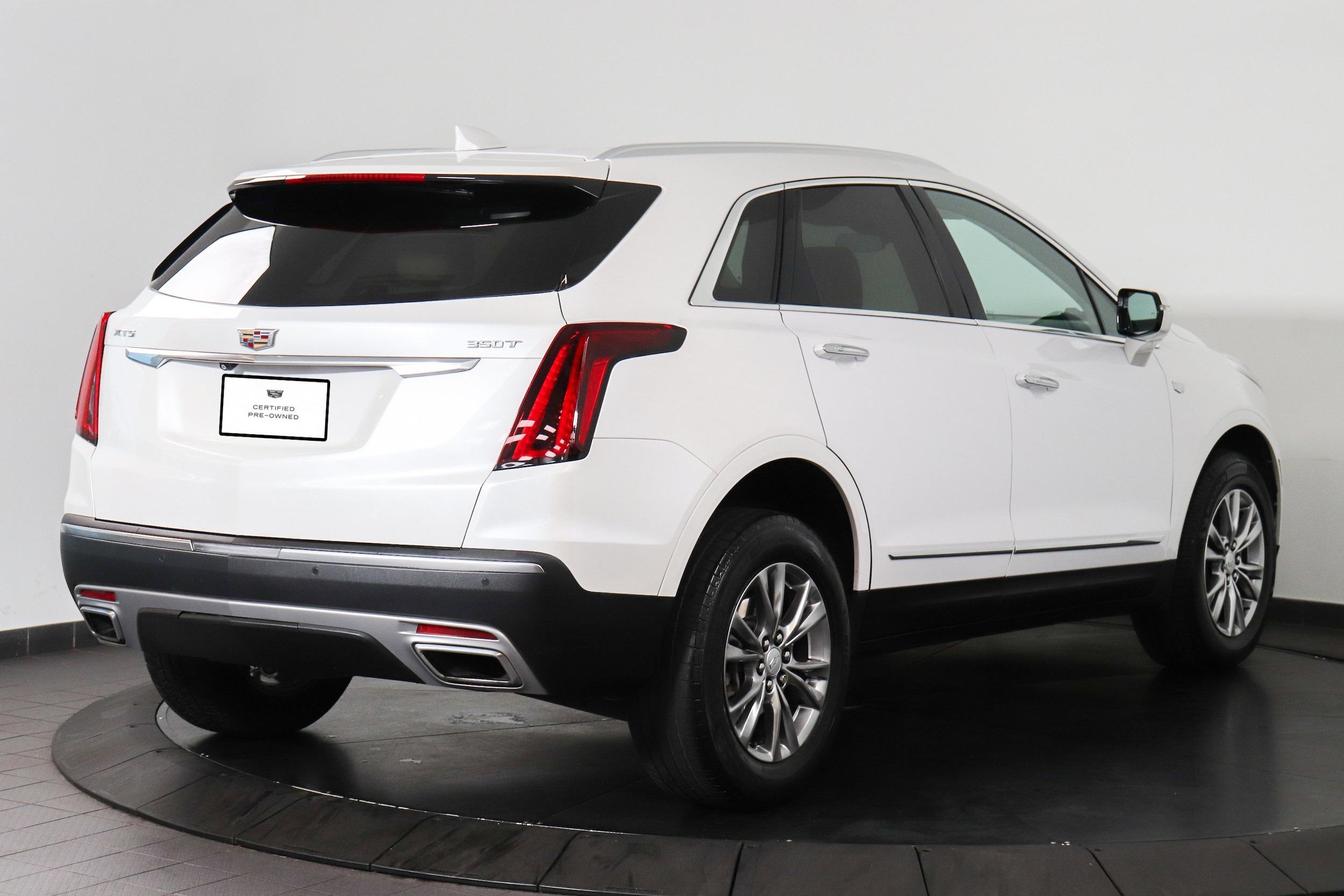 2022 Cadillac XT5 5