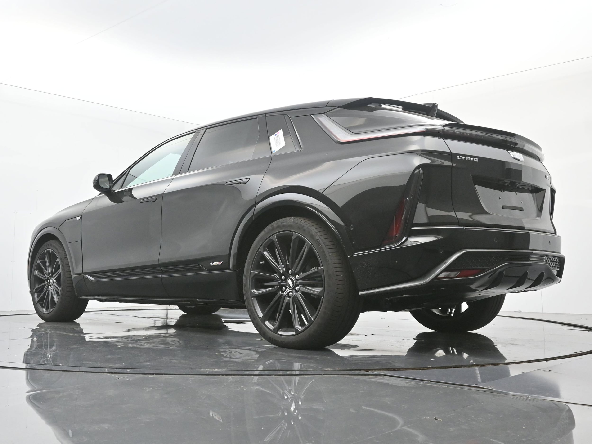 2026 Cadillac LYRIQ V Premium - Photo 17