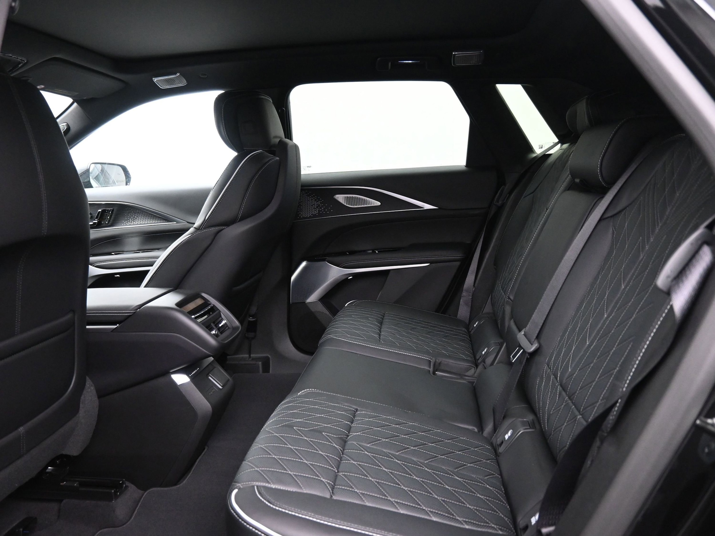 2026 Cadillac LYRIQ V Premium - Photo 10
