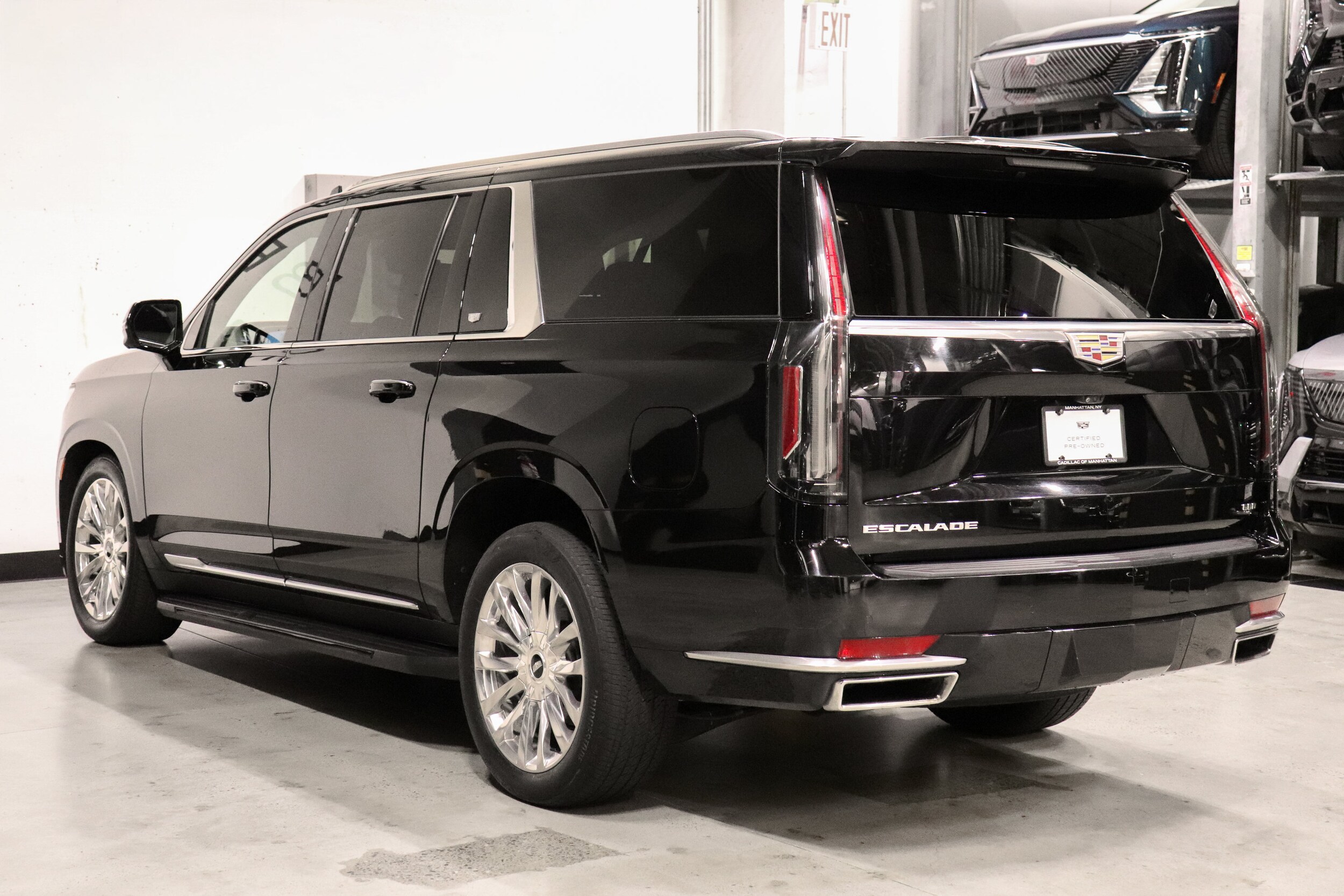 2022 Cadillac Escalade ESV 3