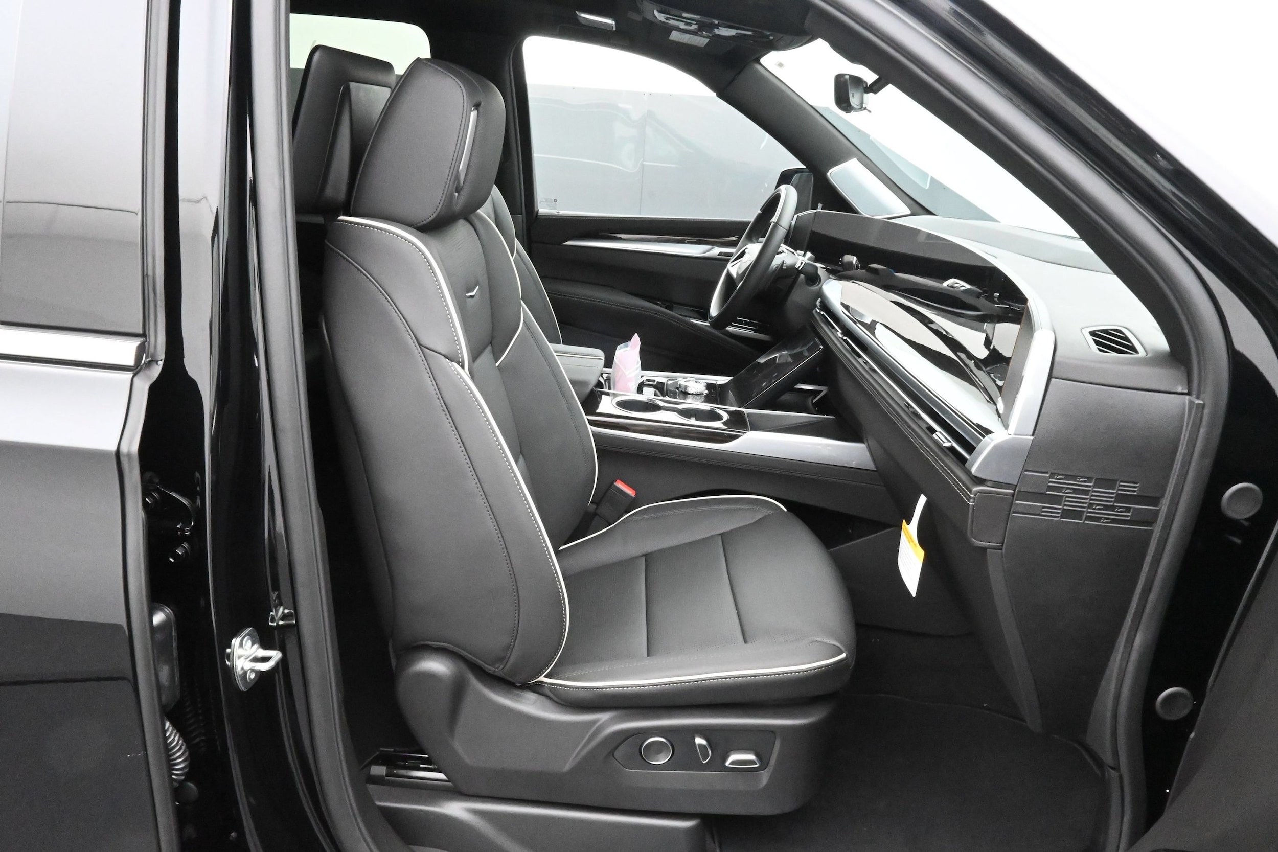 2027 Cadillac Escalade ESV Luxury - Photo 13