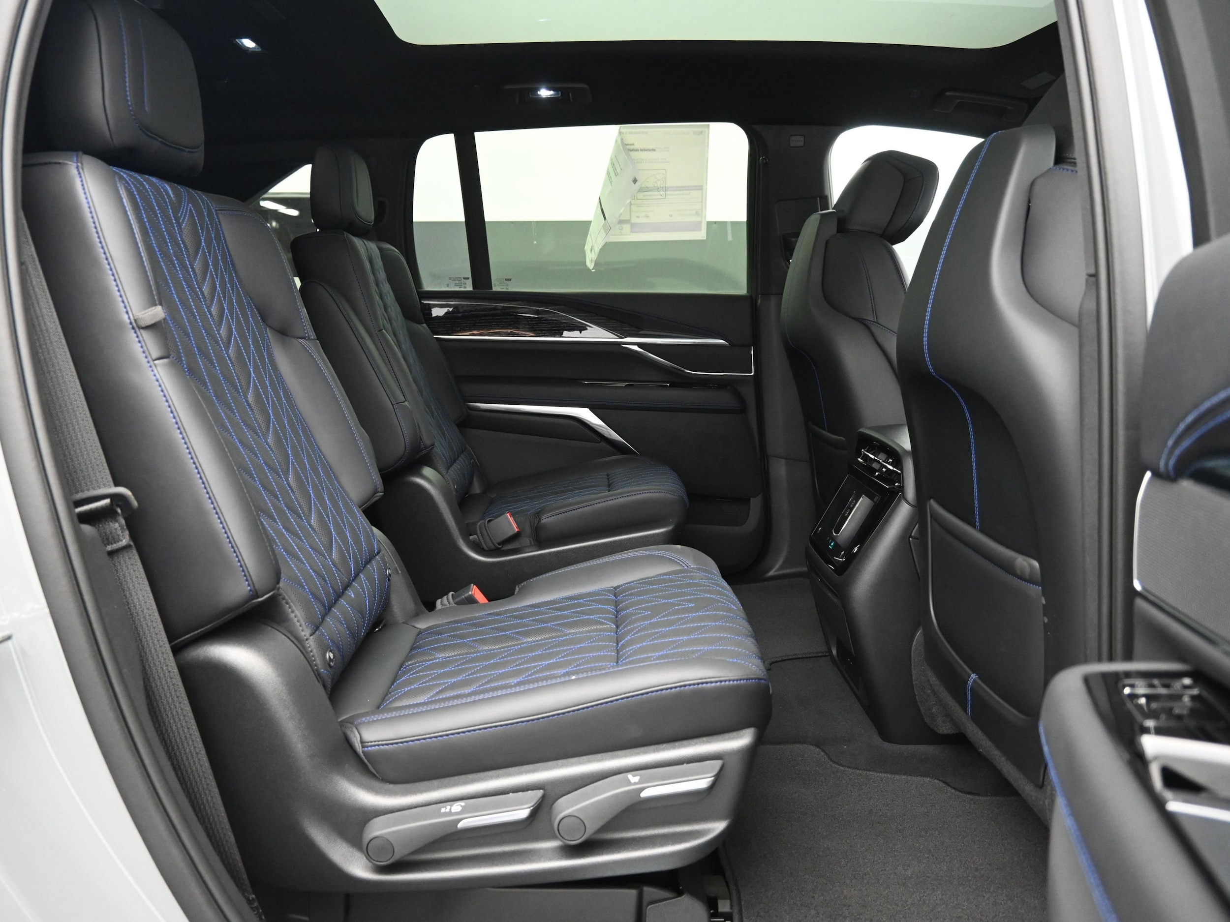 2026 Cadillac Escalade IQ Sport - Photo 12