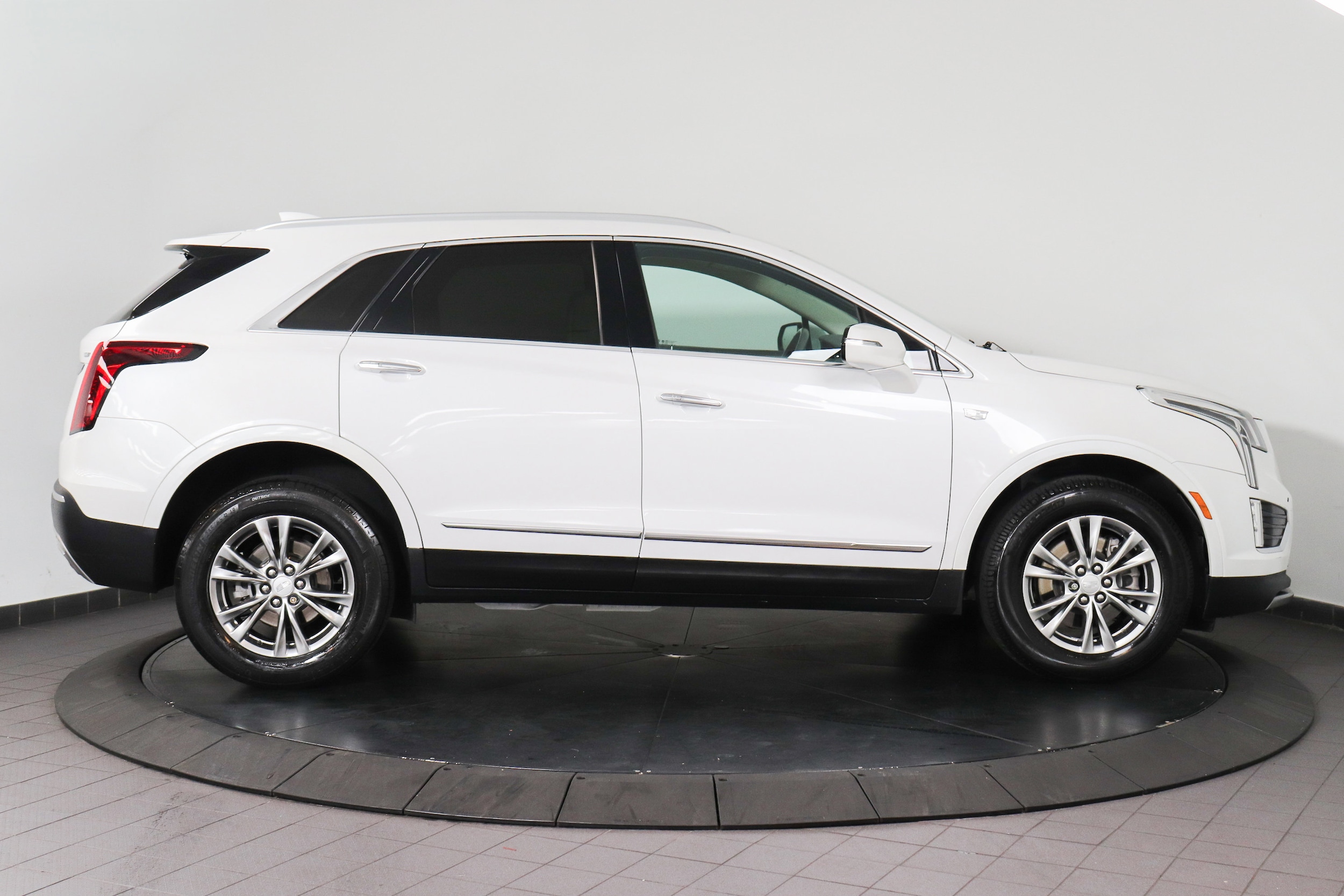 2022 Cadillac XT5 6