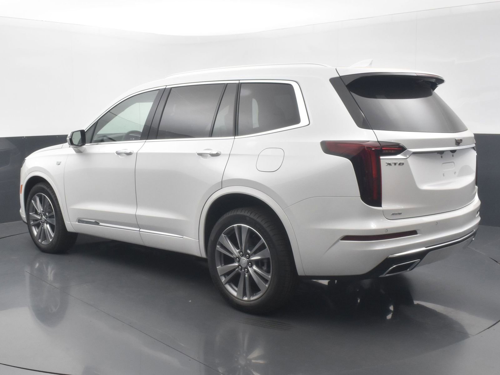 2025 Cadillac XT6 Premium Luxury photo 3