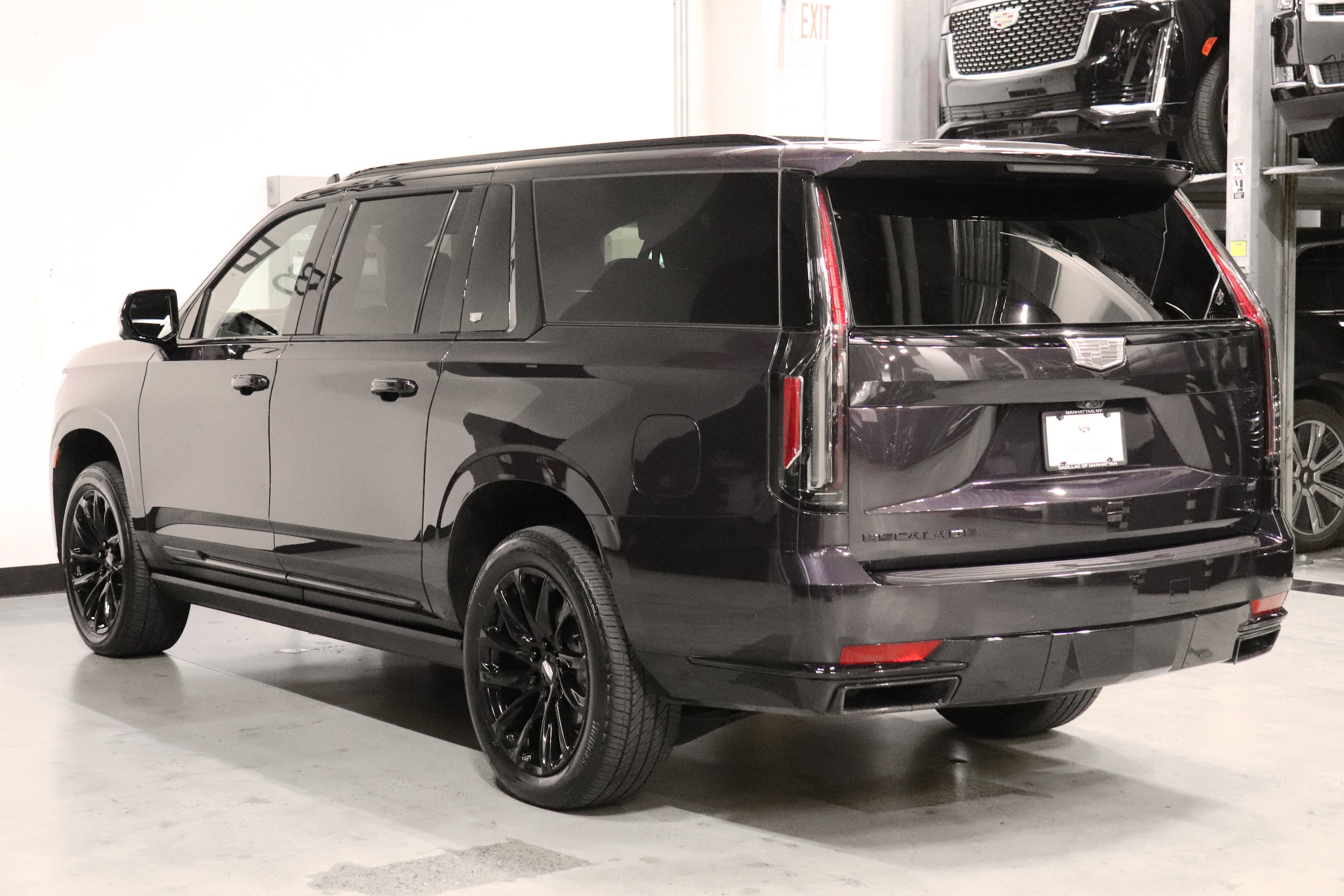 2023 Cadillac Escalade ESV 3