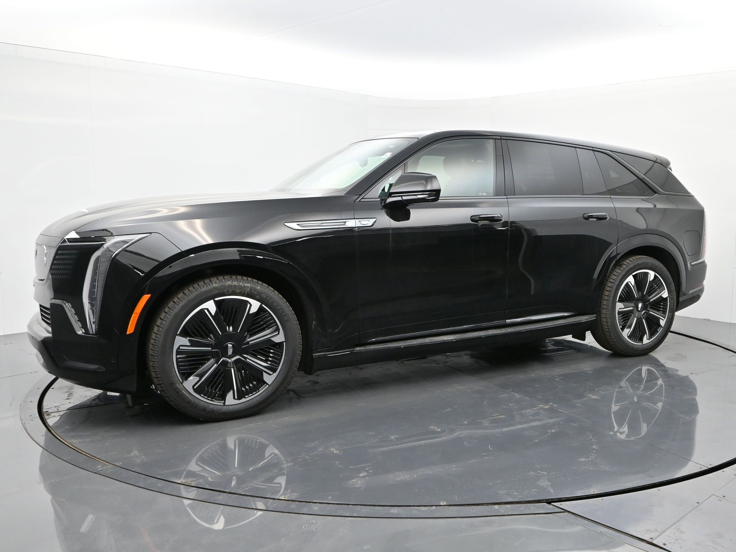 2025 Cadillac Escalade IQ Sport photo 2