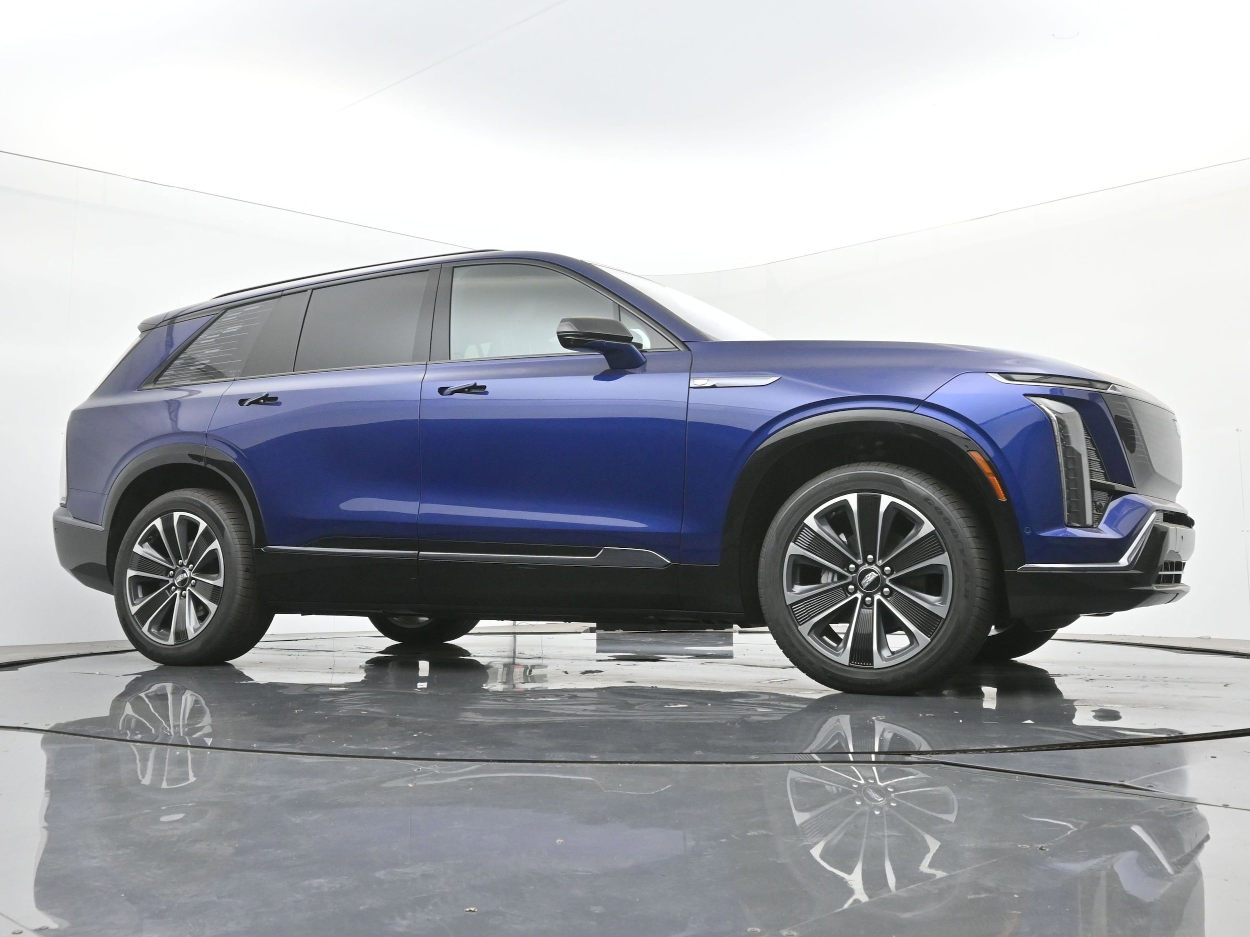 2026 Cadillac VISTIQ Sport - Photo 21